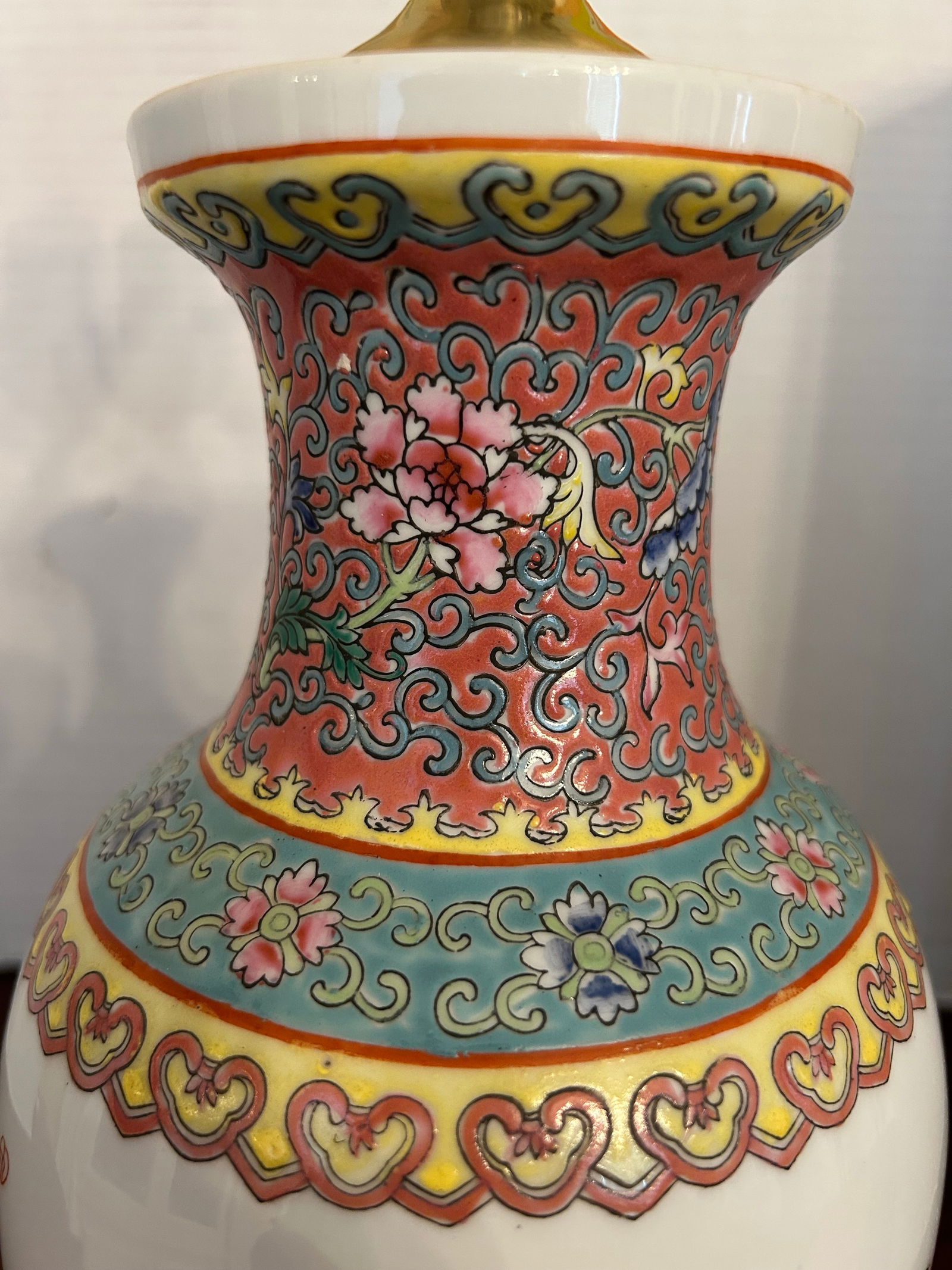Vintage Famille Rose Table Lamp - 4