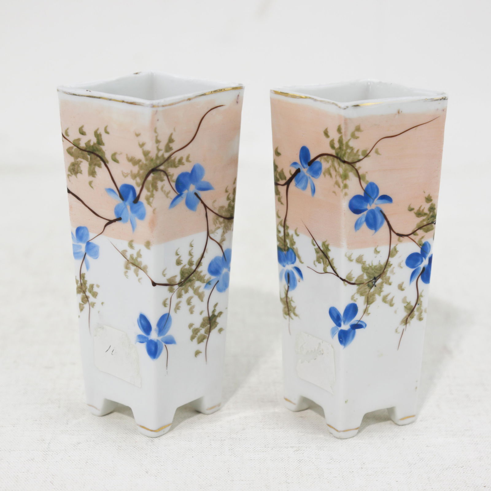 Pair of Hand-Painted Floral Japanese-Style Square Vase With Blue Blossoms - 2