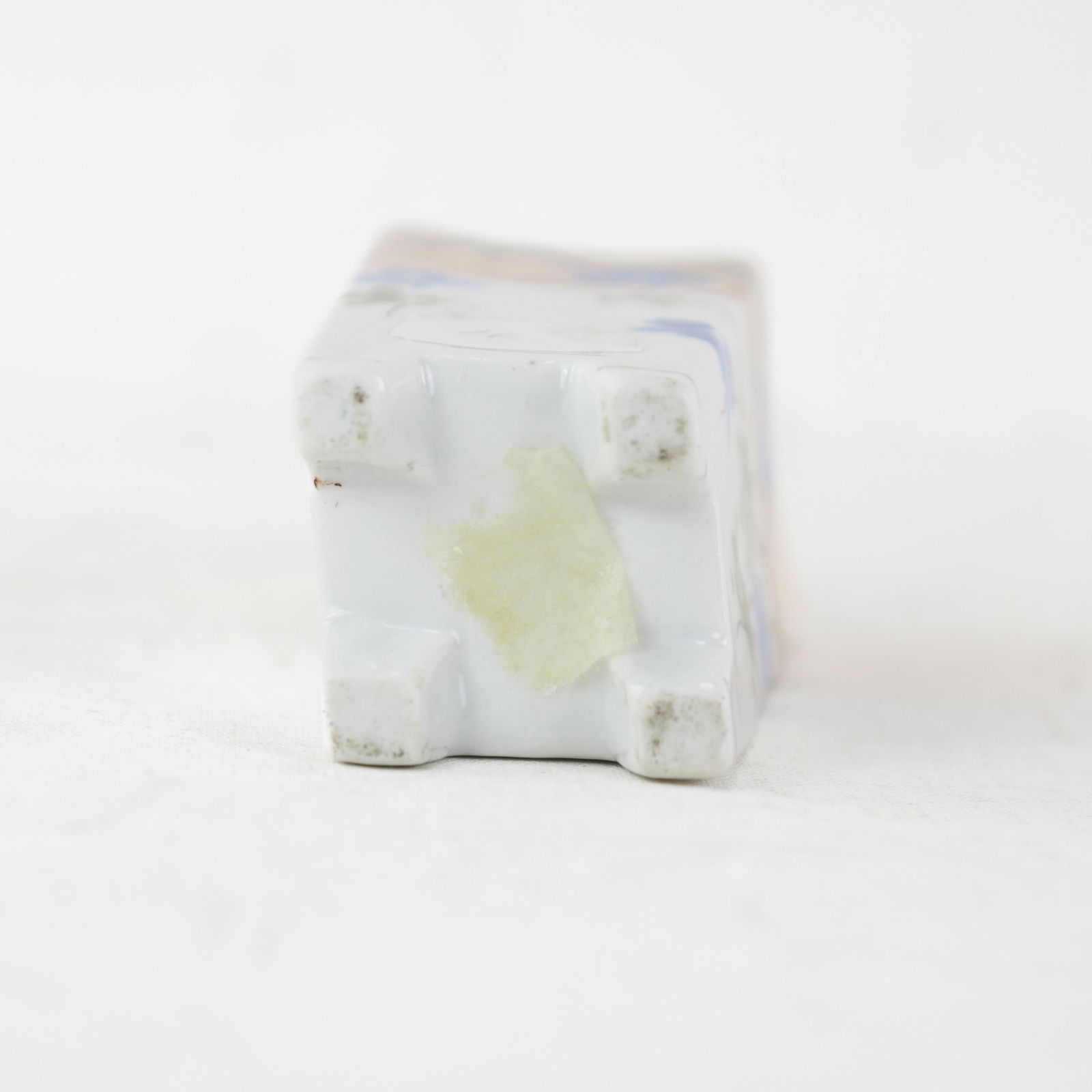 Pair of Hand-Painted Floral Japanese-Style Square Vase With Blue Blossoms - 7