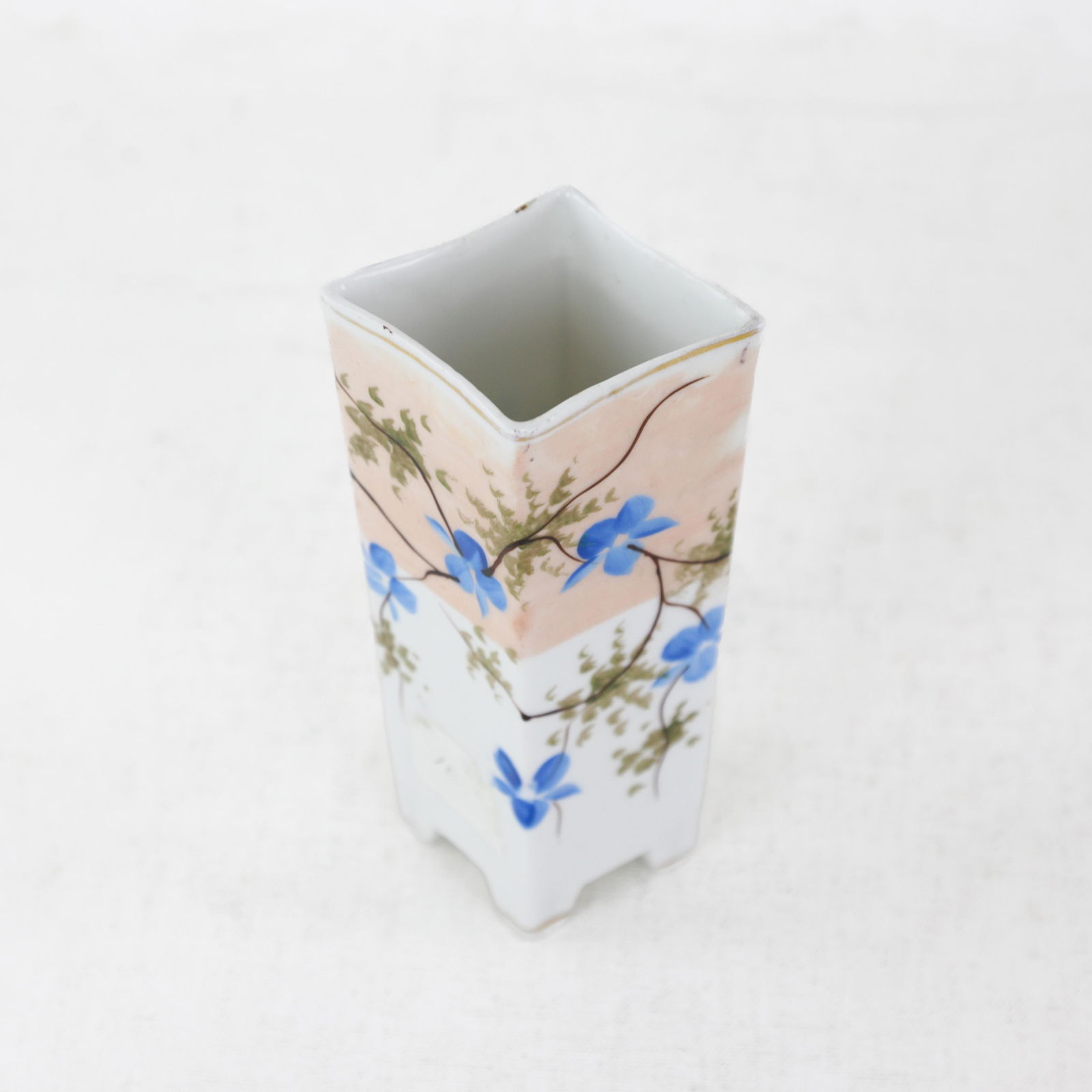 Pair of Hand-Painted Floral Japanese-Style Square Vase With Blue Blossoms - 9