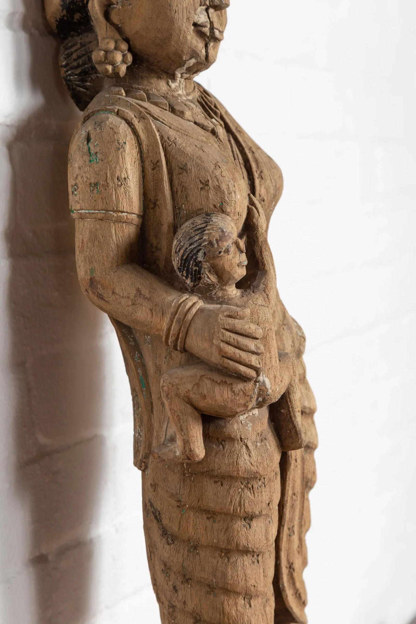 Hand Carved Indian Temple Carving Statue from Gujarat Depicting Mother and Child - 3