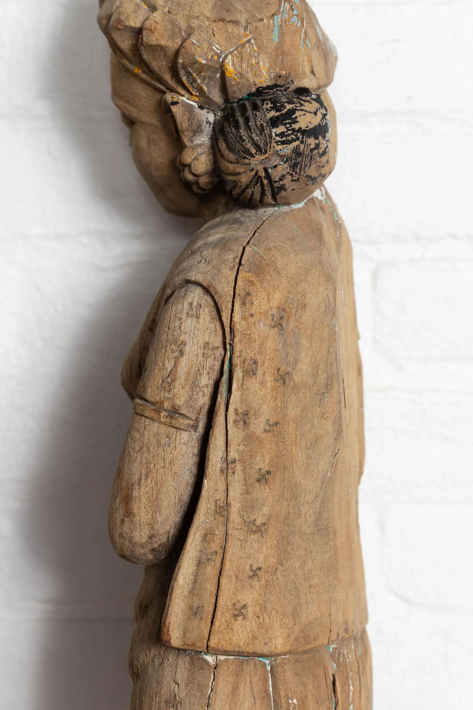 Antique Indian Gujarat Hand Carved Temple Carving Statue Depicting a Woman - 5