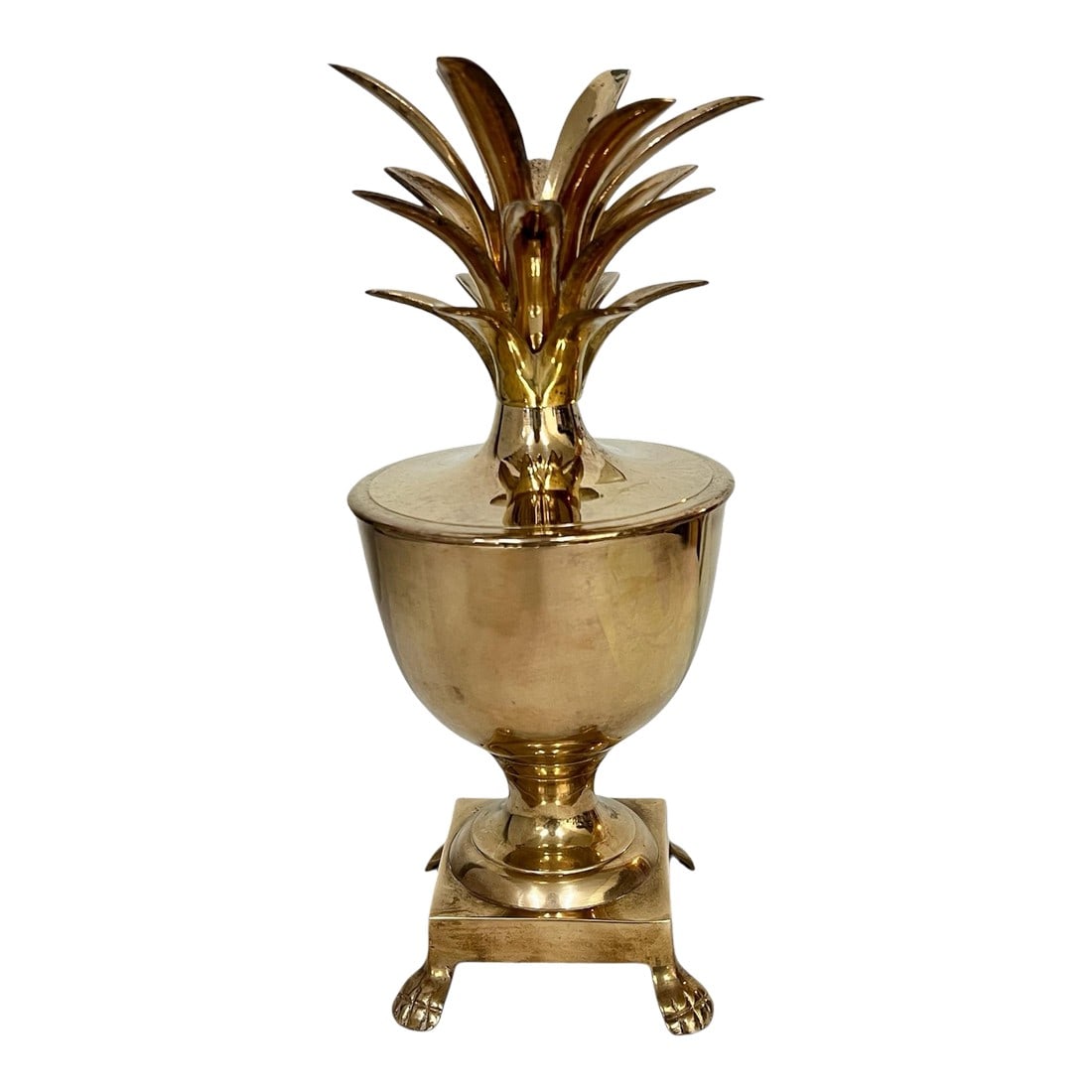 Vintage Pineapple Brass Urn: Vintage brass pineapple urn. Would work well with French Country, English, traditional, Hollywood Regency and other decor schemes. Measures 4.5" diameter x 10.5" h Condition: Alterations: