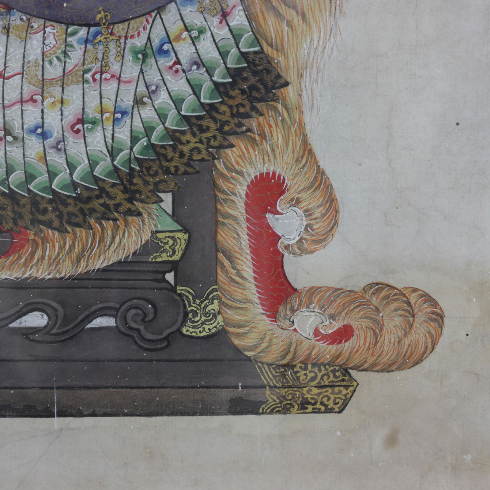 Large Framed Mid-Qing Dynasty Chinese Meticulous Ancestor Portrait Painting in Red - 5