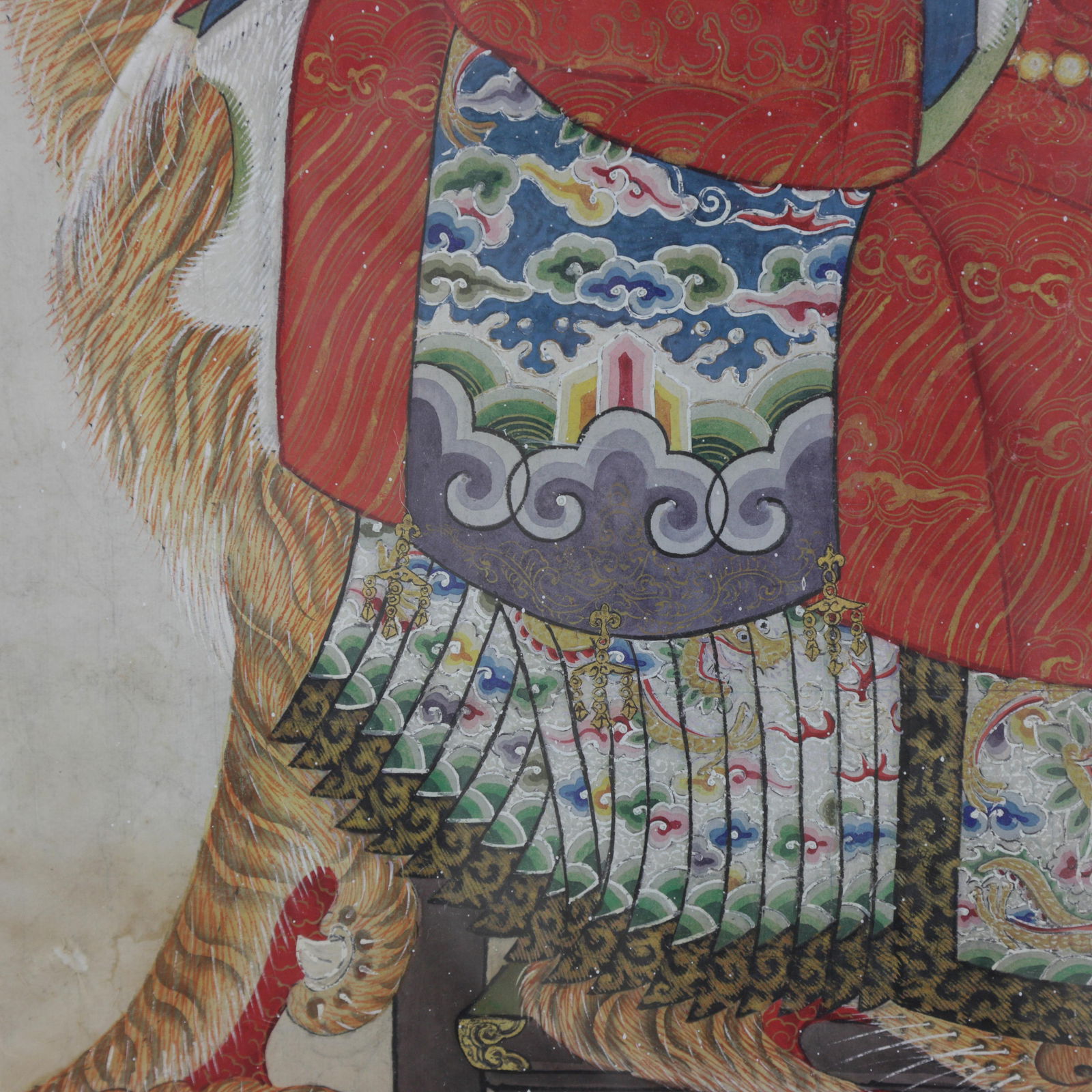 Large Framed Mid-Qing Dynasty Chinese Meticulous Ancestor Portrait Painting in Red - 7