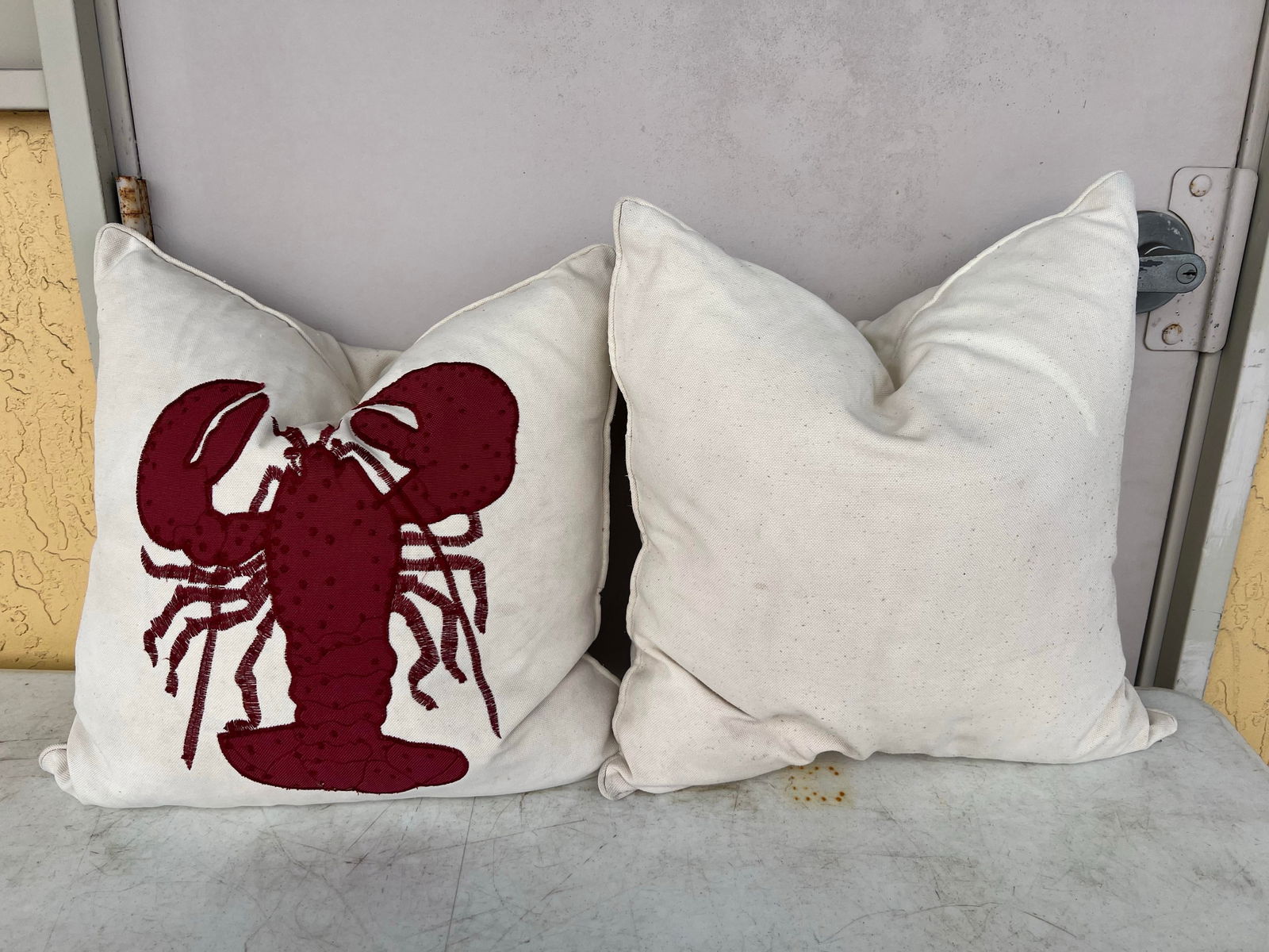 Vintage Pair of Pillows With Lobsters - 4