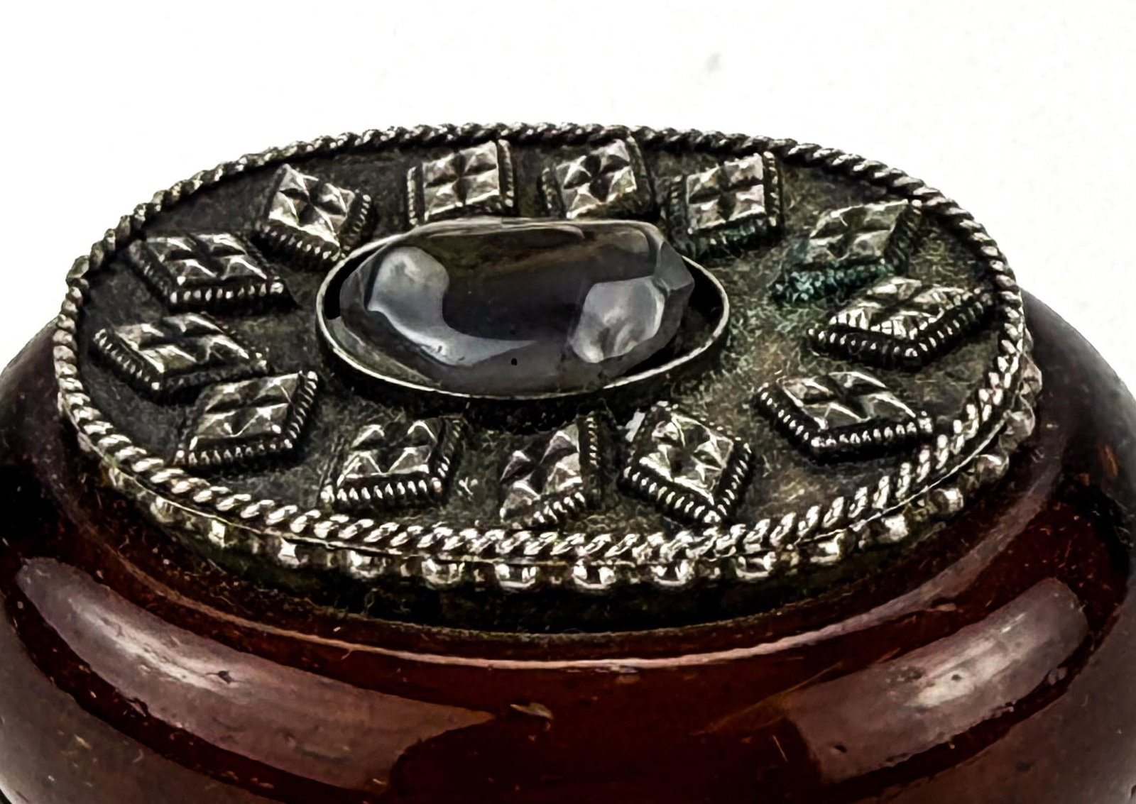 Small Vintage Hinged Lidded Glass and Stone Trinket Box. - 5