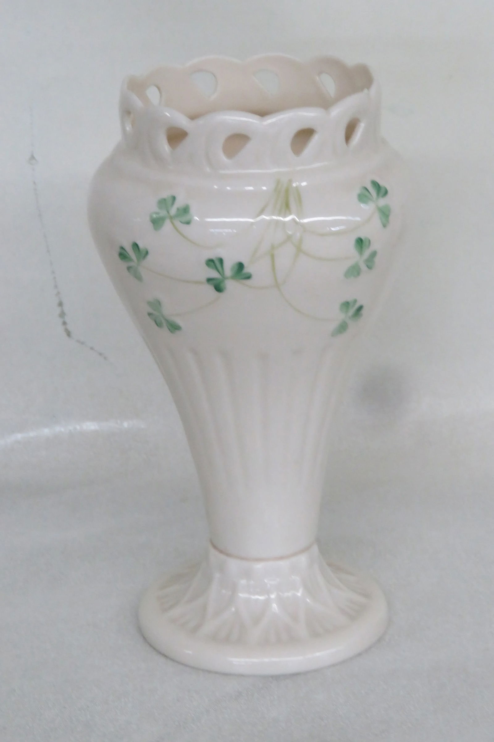 Belleek Ireland Porcelain Shamrock Tall Scalloped Vase 4395b - 12