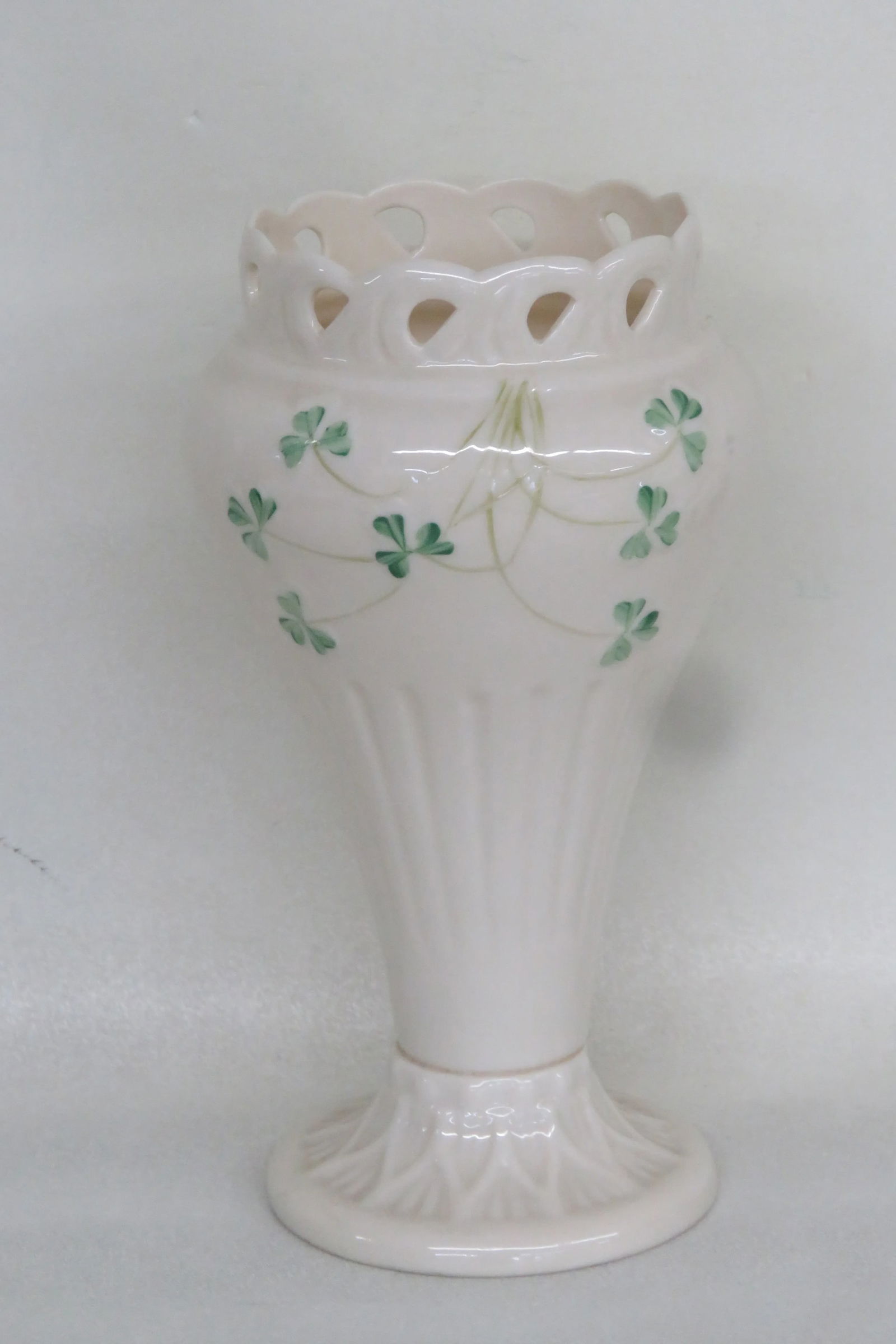 Belleek Ireland Porcelain Shamrock Tall Scalloped Vase 4395b - 2