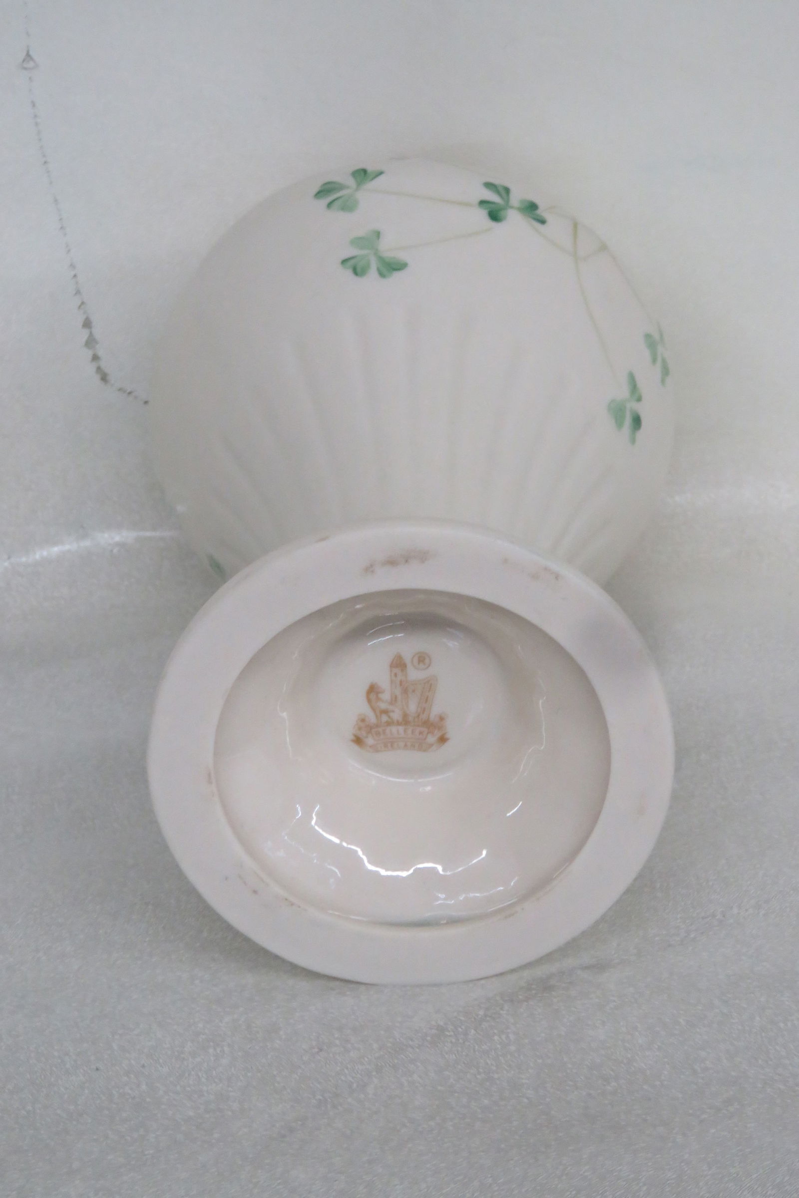 Belleek Ireland Porcelain Shamrock Tall Scalloped Vase 4395b - 8
