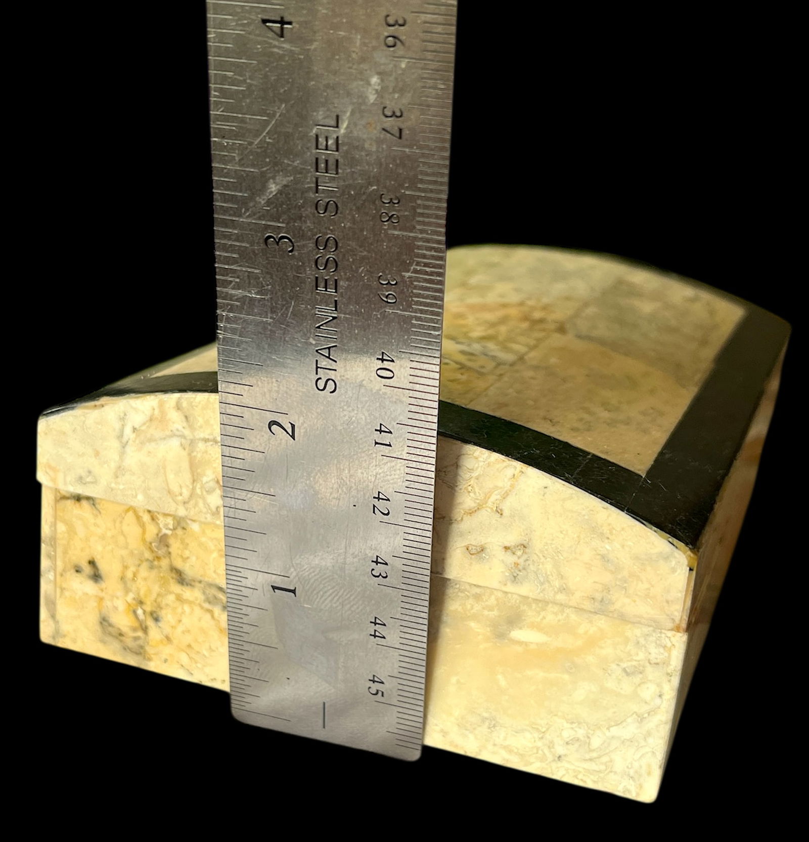 1980s Vintage Postmodern Tessellated Cream and Black Stone Box With Domed Lid and Black Marble Inlay - 4