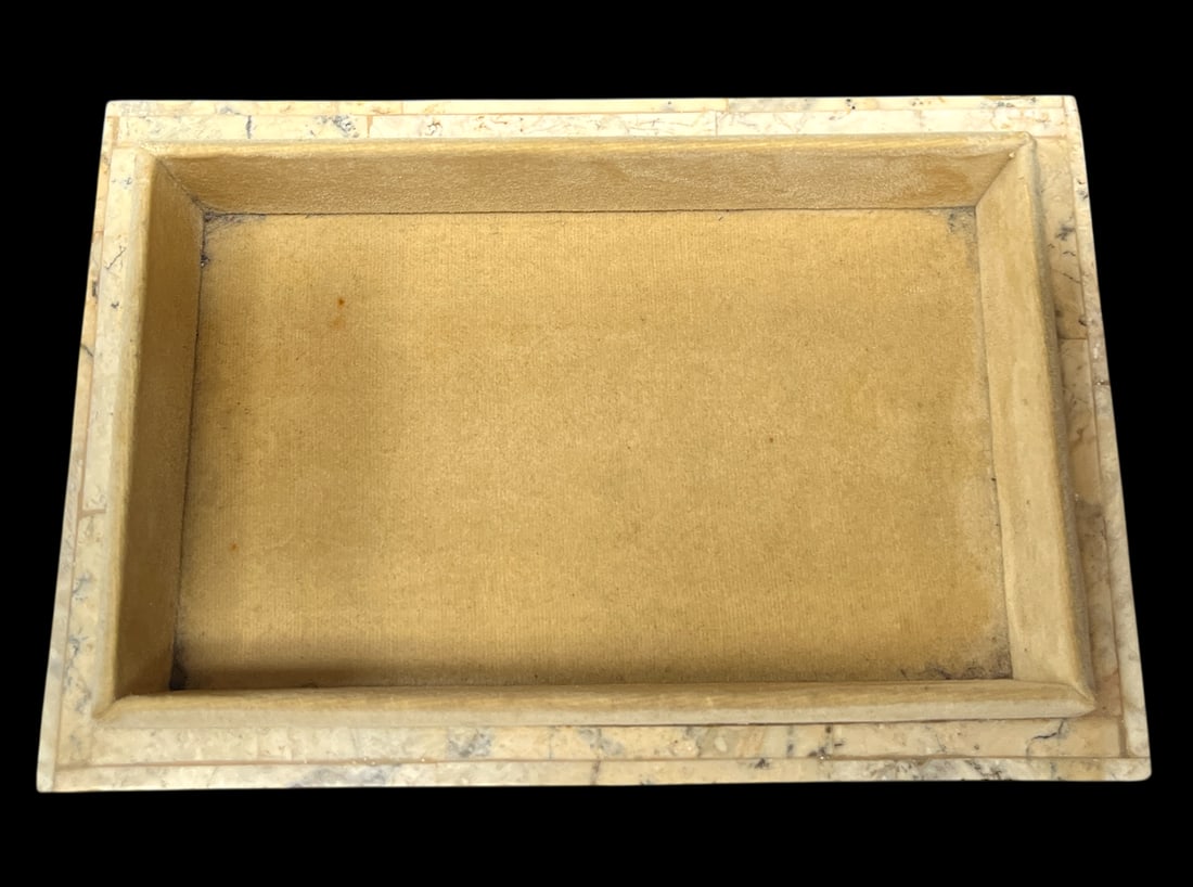 1980s Vintage Postmodern Tessellated Cream and Black Stone Box With Domed Lid and Black Marble Inlay - 5