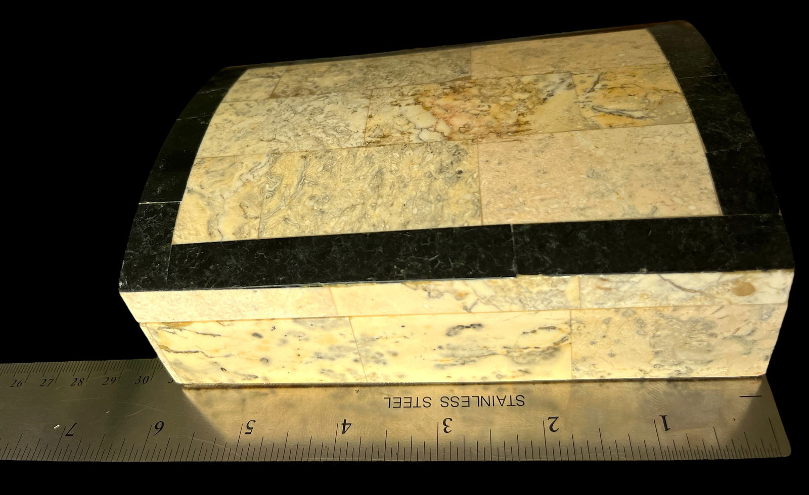 1980s Vintage Postmodern Tessellated Cream and Black Stone Box With Domed Lid and Black Marble Inlay - 7