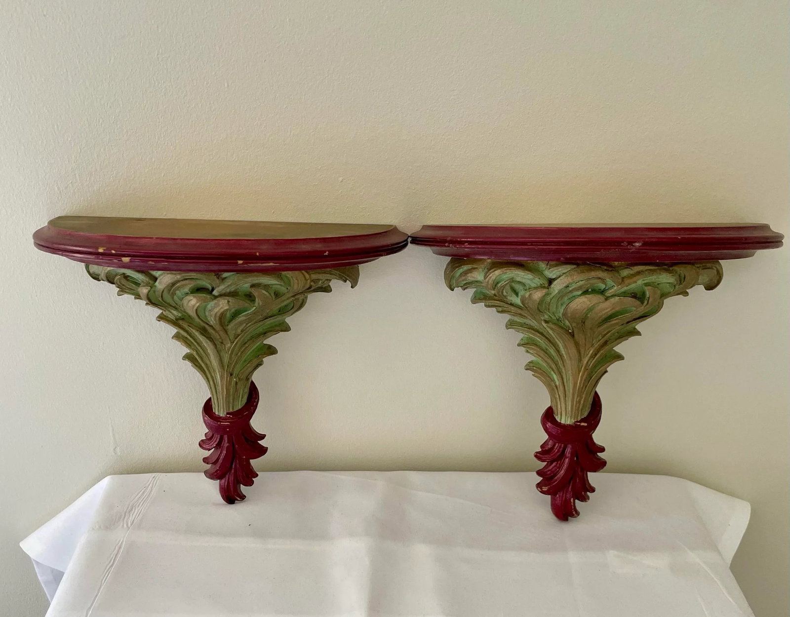 1950s Syroco Wall Shelves - A Pair - With Original Paint - 4