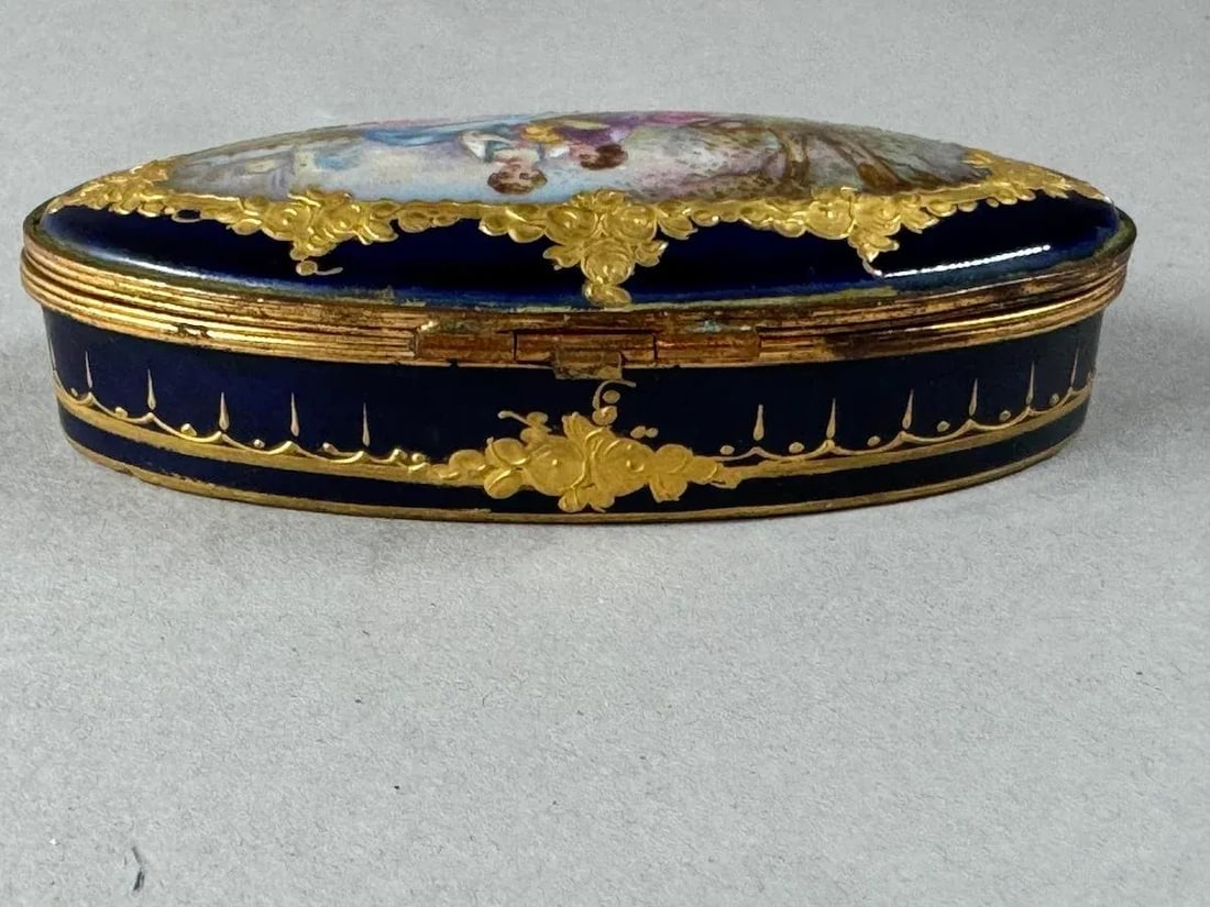 1860 French SÃ¨vres Romantic Blue Porcelain Trinket Box - 11