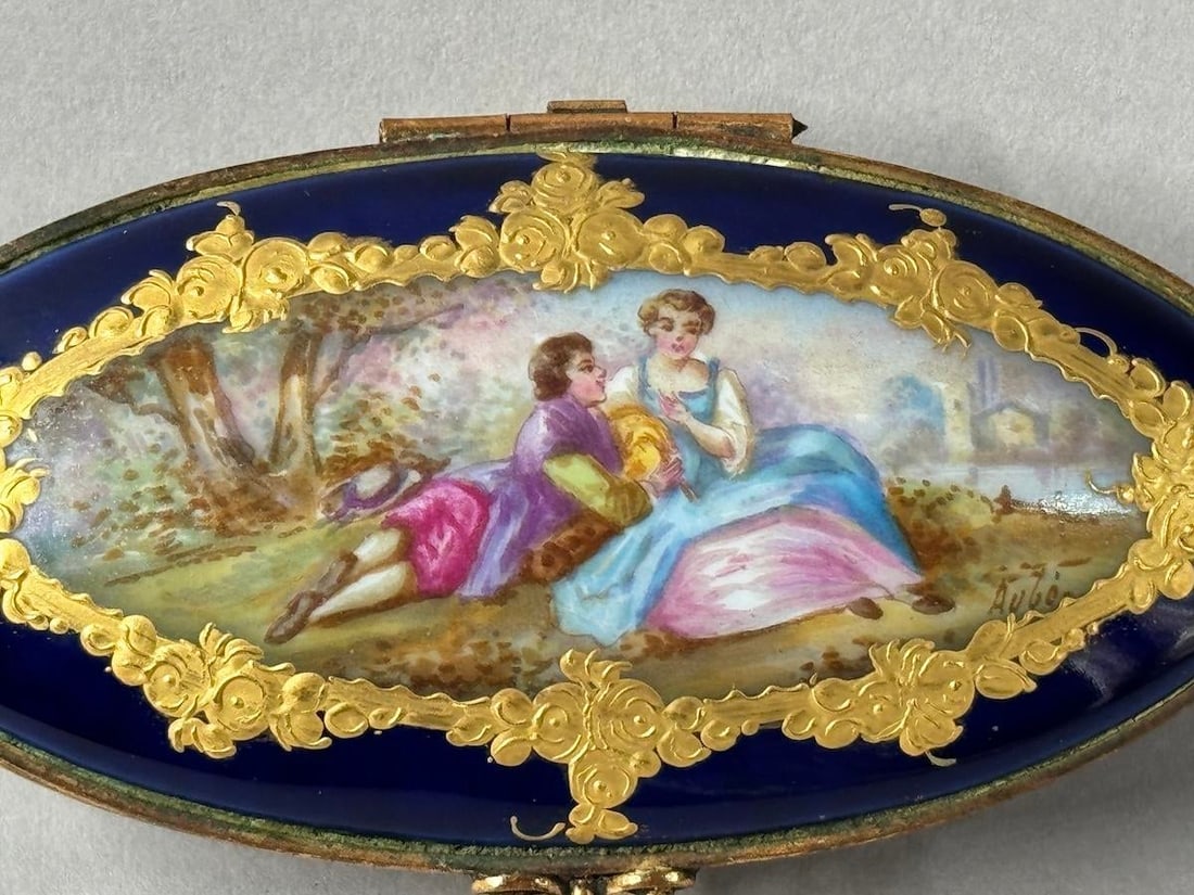 1860 French SÃ¨vres Romantic Blue Porcelain Trinket Box - 8