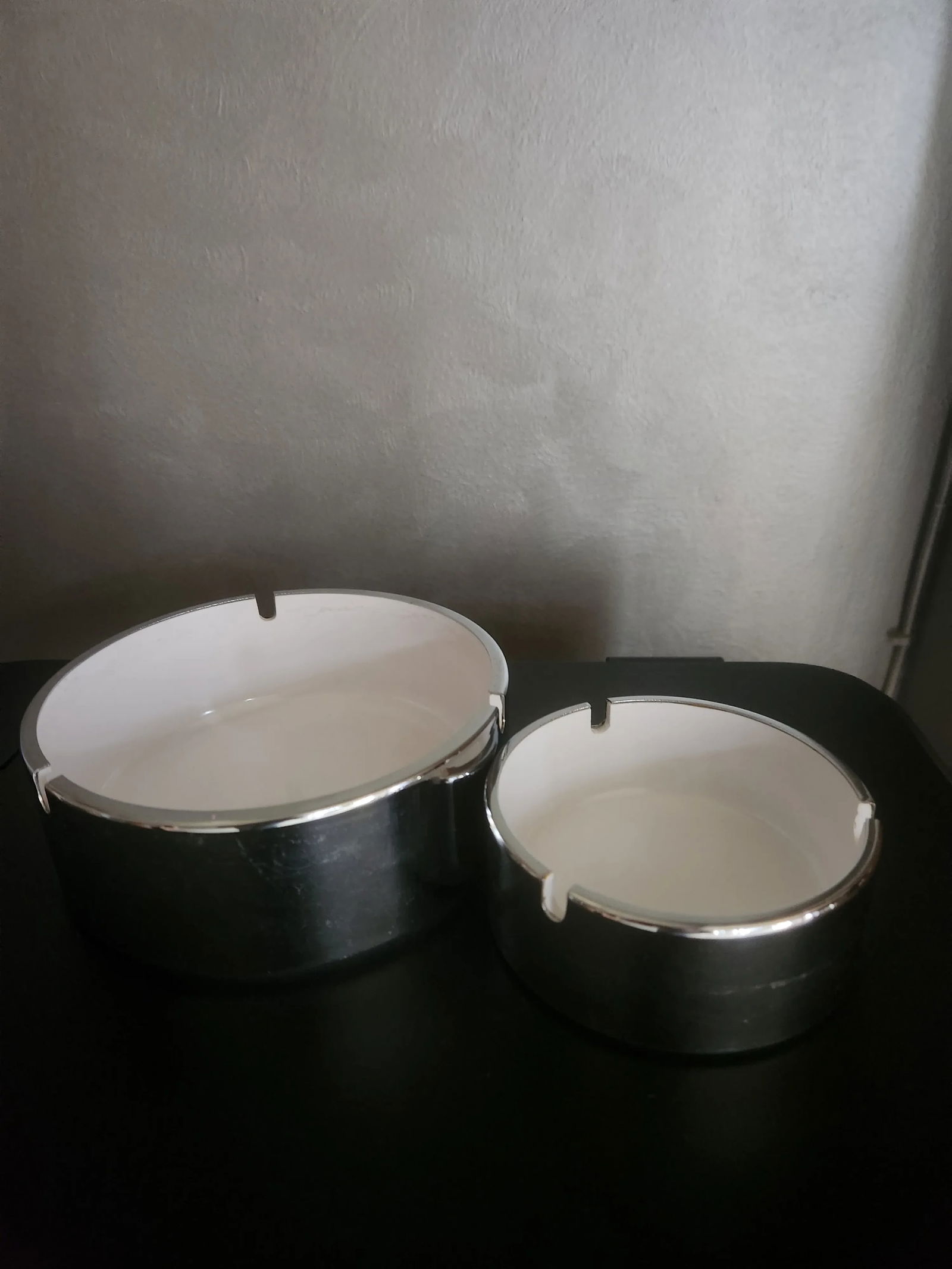 1960s Isamu Kenmochi Mod Ashtray Large Catch All Silver & White - 3