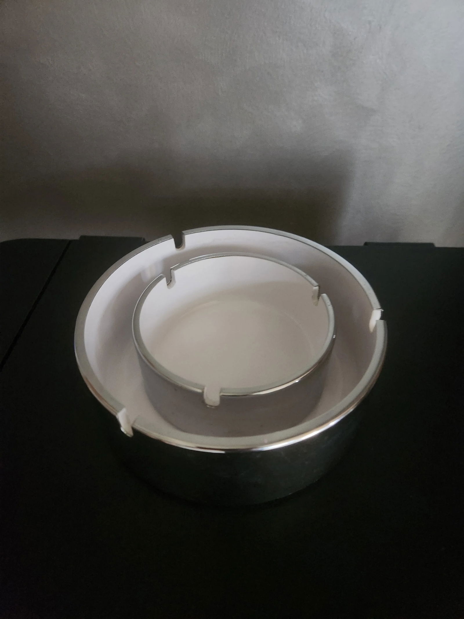 1960s Isamu Kenmochi Mod Ashtray Large Catch All Silver & White - 5