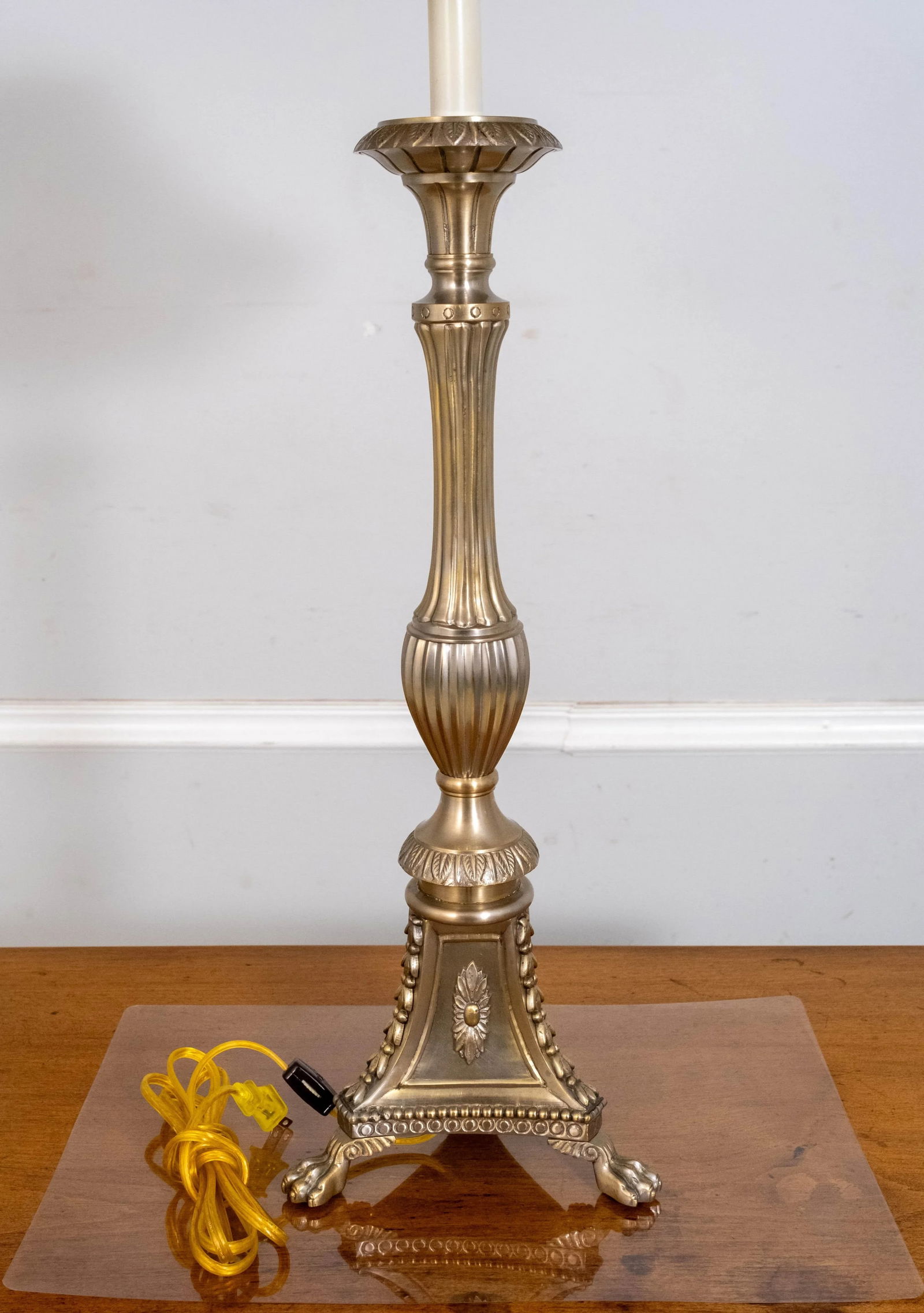 1990s Frederick Cooper 2 Light Brass Table Lamp - 9