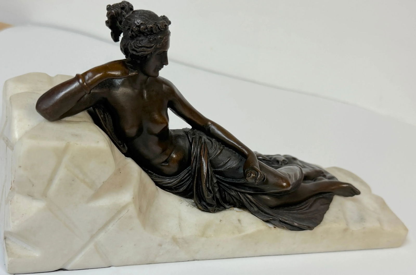 Exquisite Bronze & Marble Reclining Venus Holding Pomegranate, After Canova - 10
