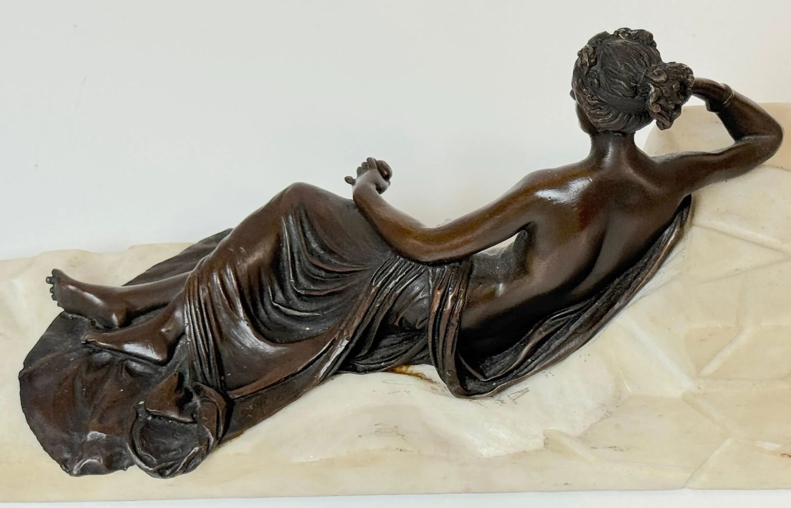 Exquisite Bronze & Marble Reclining Venus Holding Pomegranate, After Canova - 3