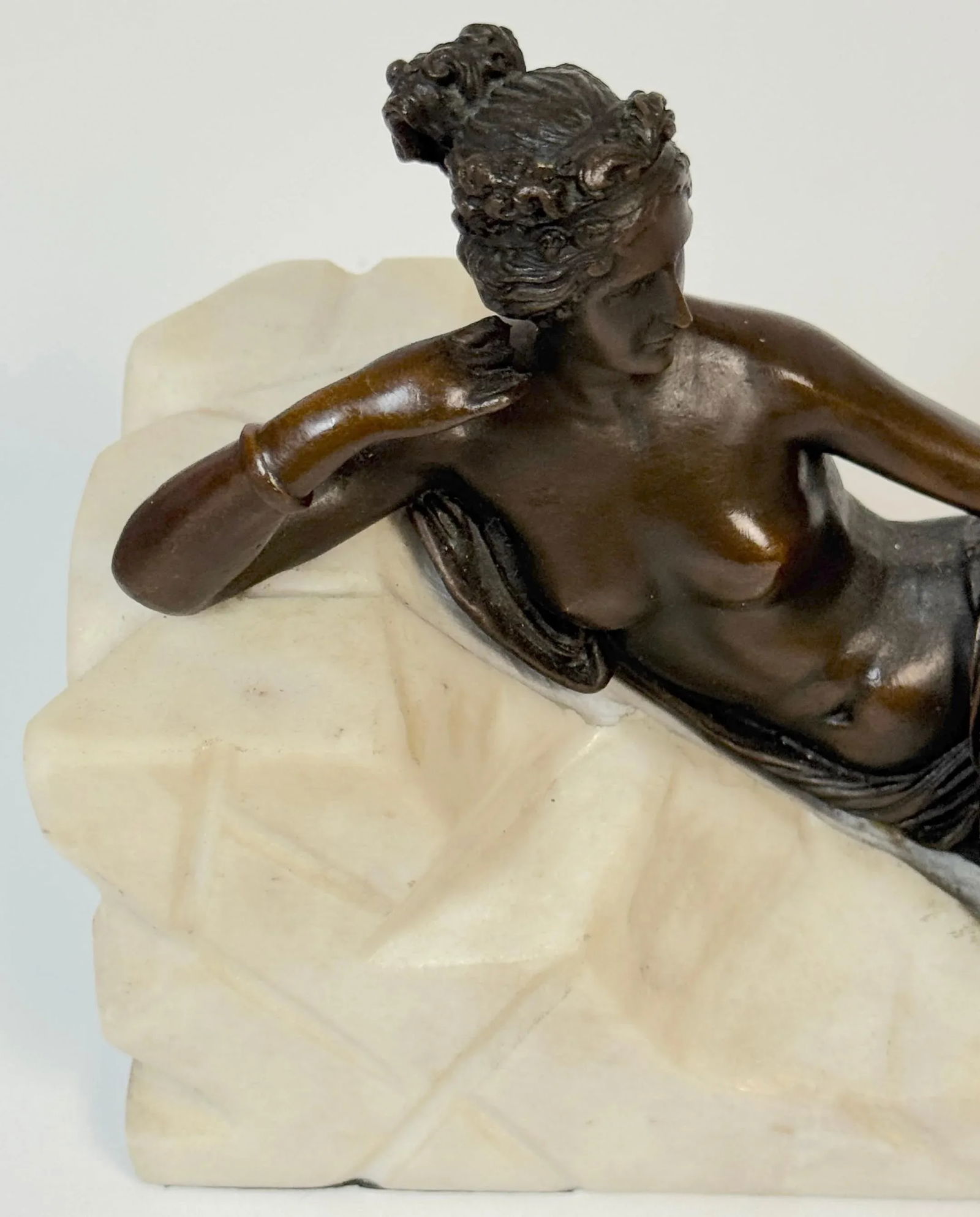 Exquisite Bronze & Marble Reclining Venus Holding Pomegranate, After Canova - 6