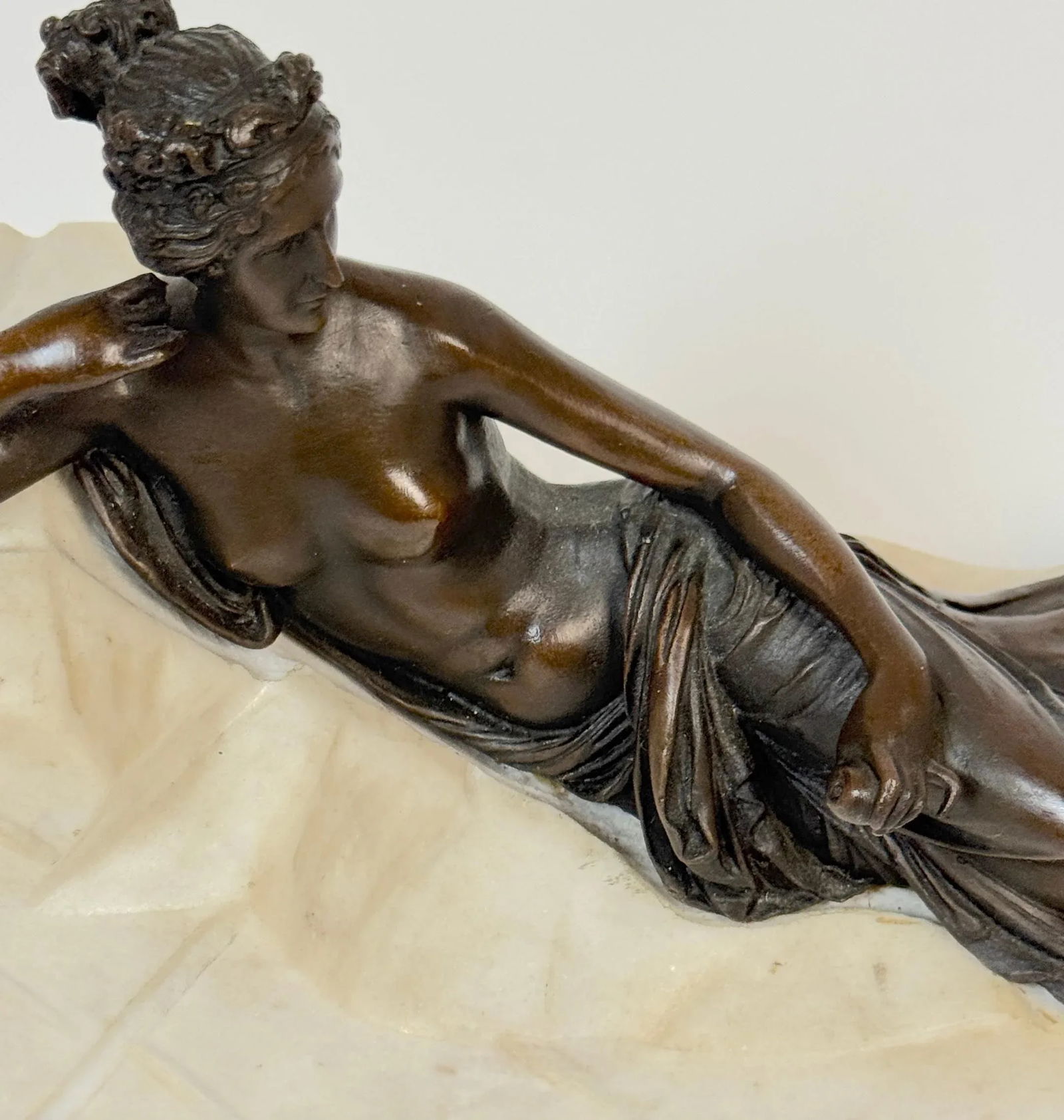 Exquisite Bronze & Marble Reclining Venus Holding Pomegranate, After Canova - 7
