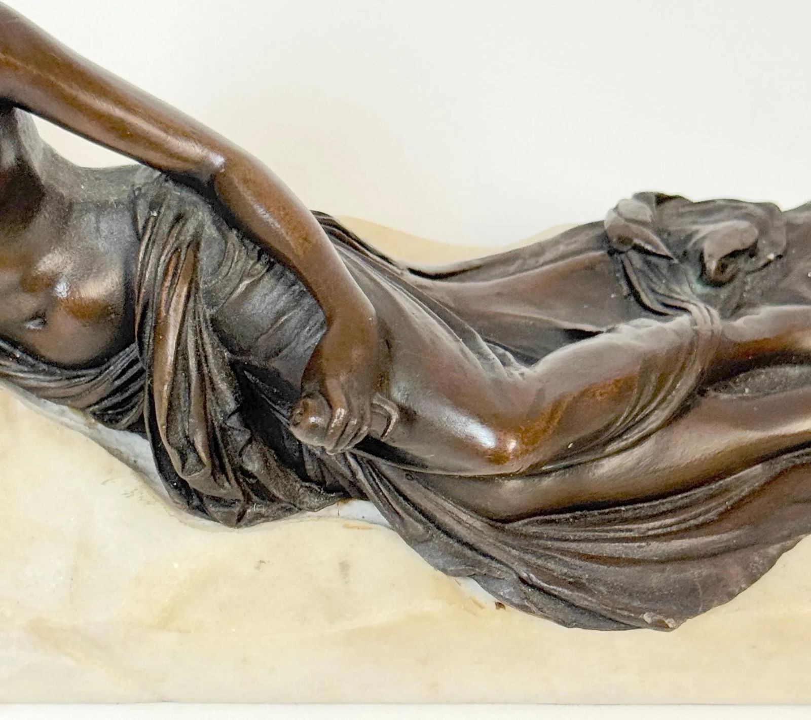 Exquisite Bronze & Marble Reclining Venus Holding Pomegranate, After Canova - 8