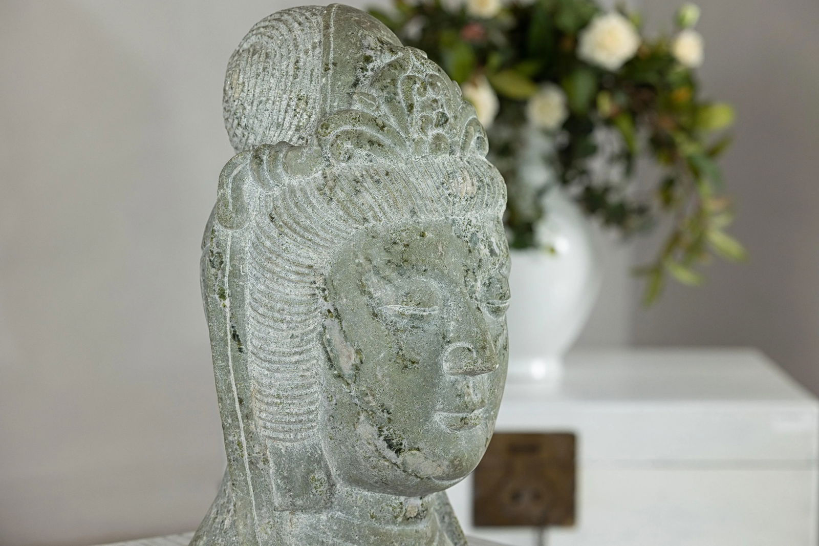 Hand-Carved Vintage Chinese Stone QuÃ¡n YÄ«n Head Sculpture with Natural Patina - 11