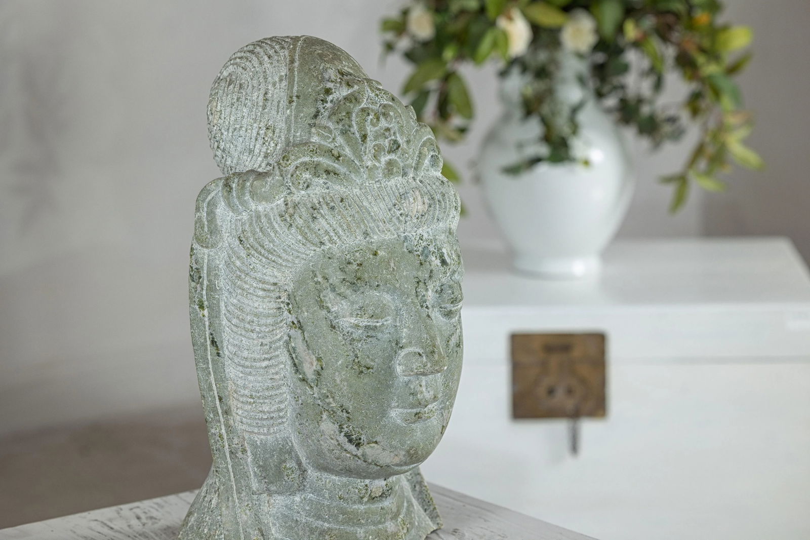 Hand-Carved Vintage Chinese Stone QuÃ¡n YÄ«n Head Sculpture with Natural Patina - 3