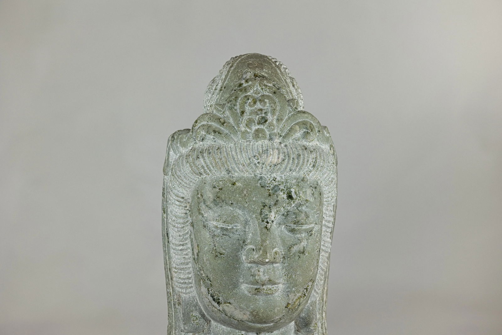 Hand-Carved Vintage Chinese Stone QuÃ¡n YÄ«n Head Sculpture with Natural Patina - 7