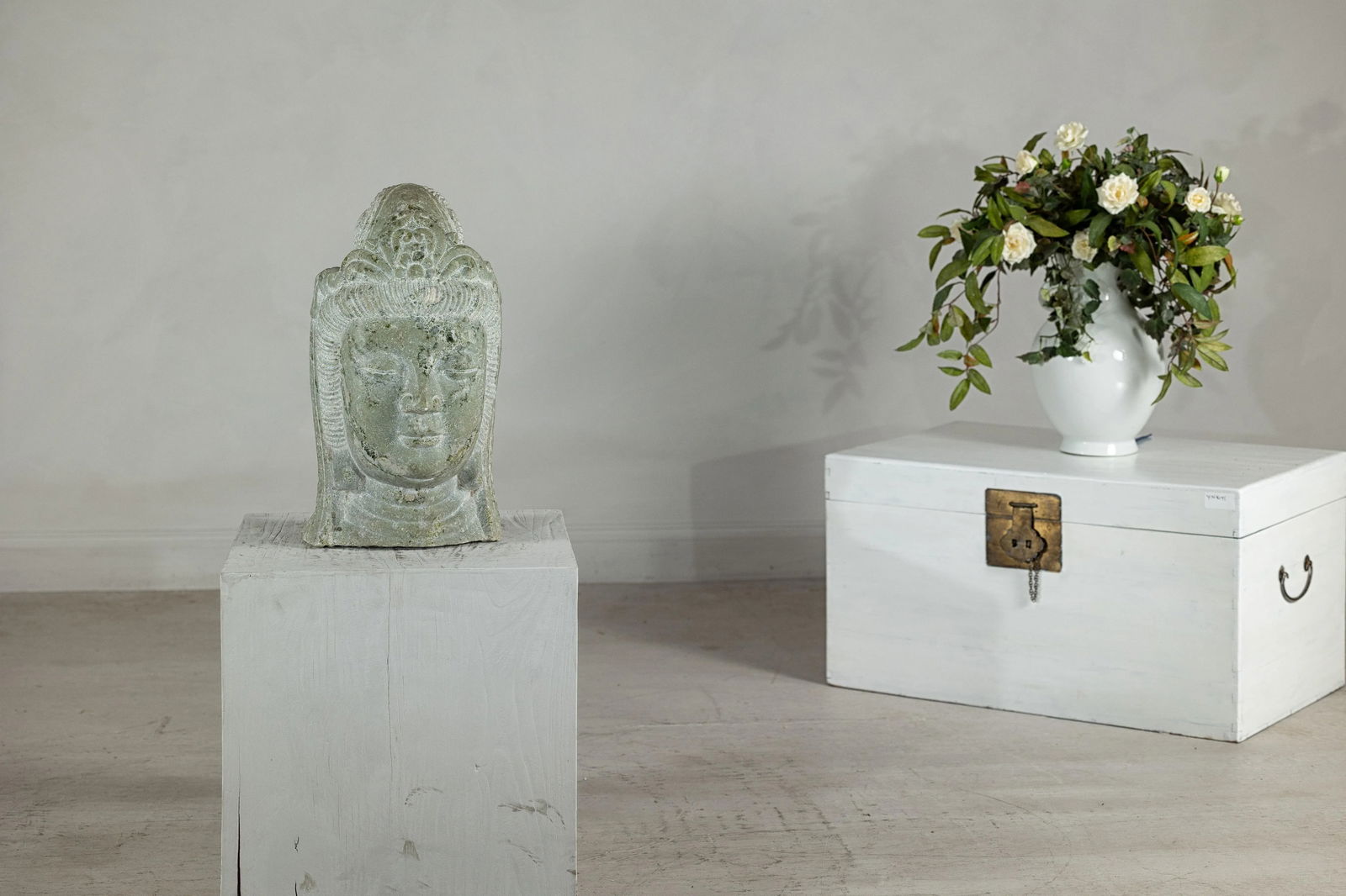 Hand-Carved Vintage Chinese Stone QuÃ¡n YÄ«n Head Sculpture with Natural Patina - 9