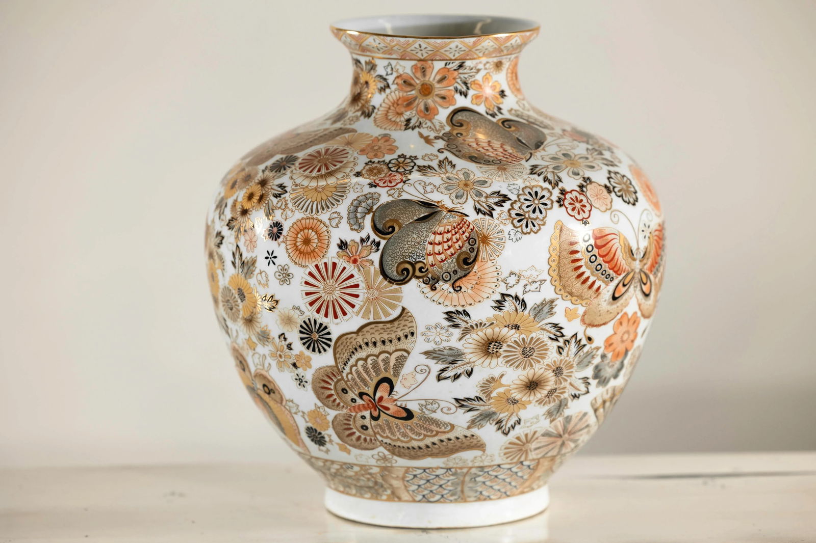Kutani-Style Japanese Vase with Butterflies and Florals on White Ground - 7