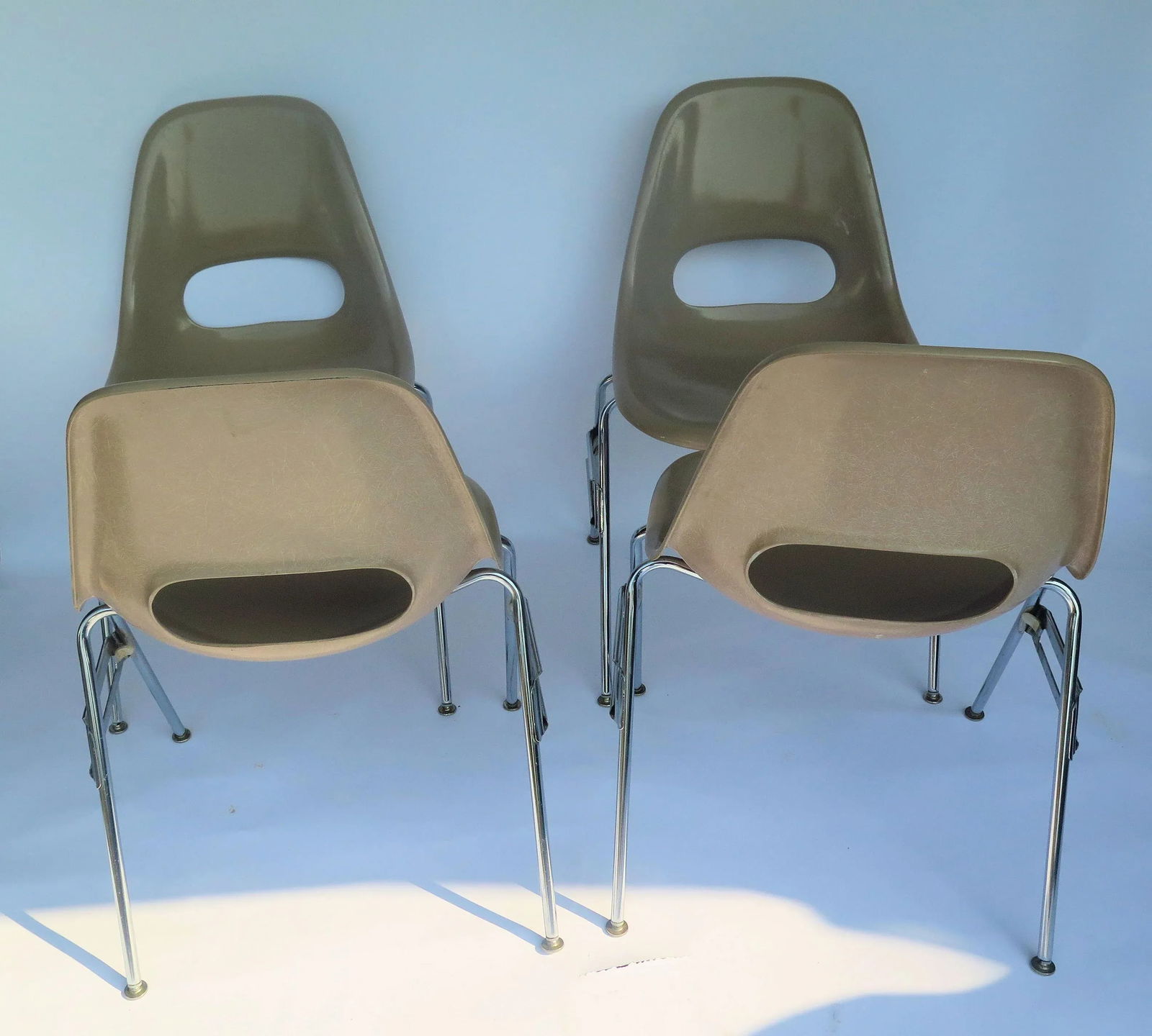 1980s Herman Miller-Style Fiberglass Shell Chairs- Set of 4 - 2