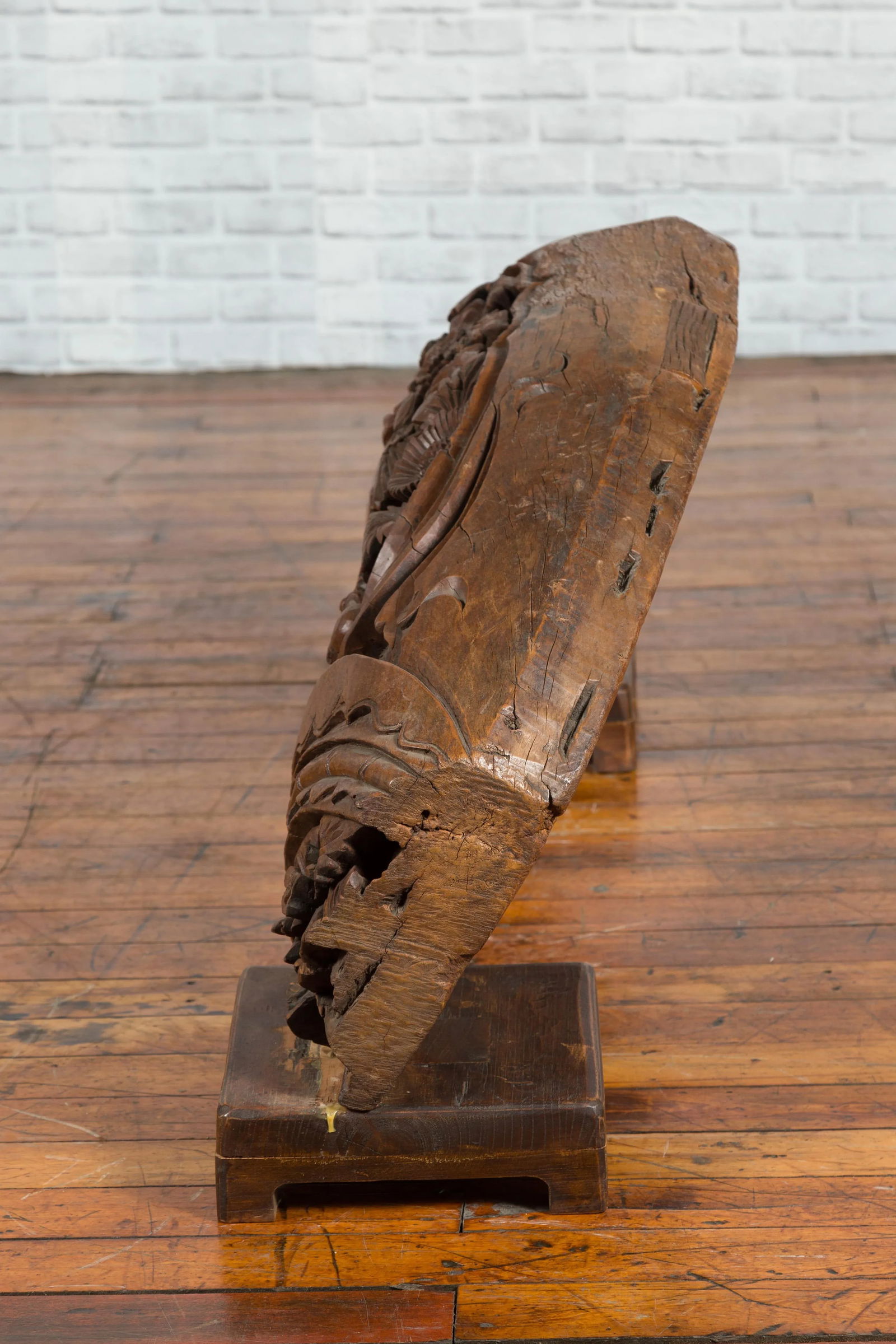 Mid 20th Century Chinese Hand Carved Wooden Floral & Animal Arching Sculpture - 4