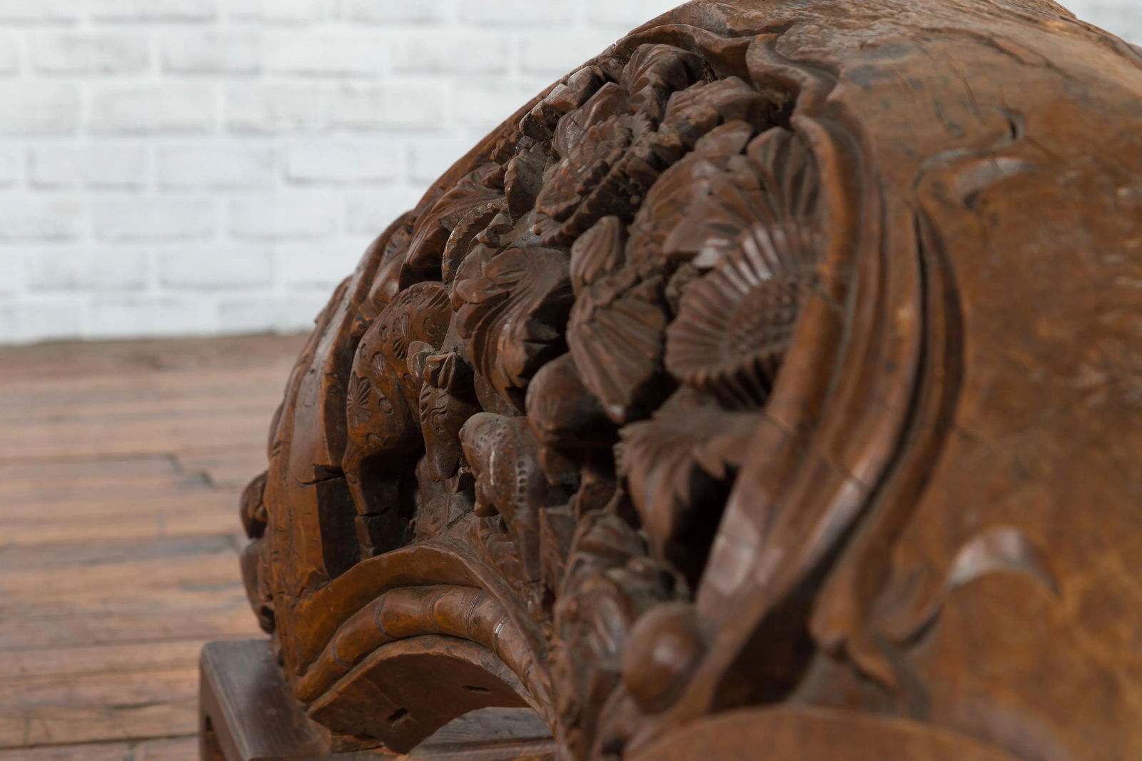 Mid 20th Century Chinese Hand Carved Wooden Floral & Animal Arching Sculpture - 5