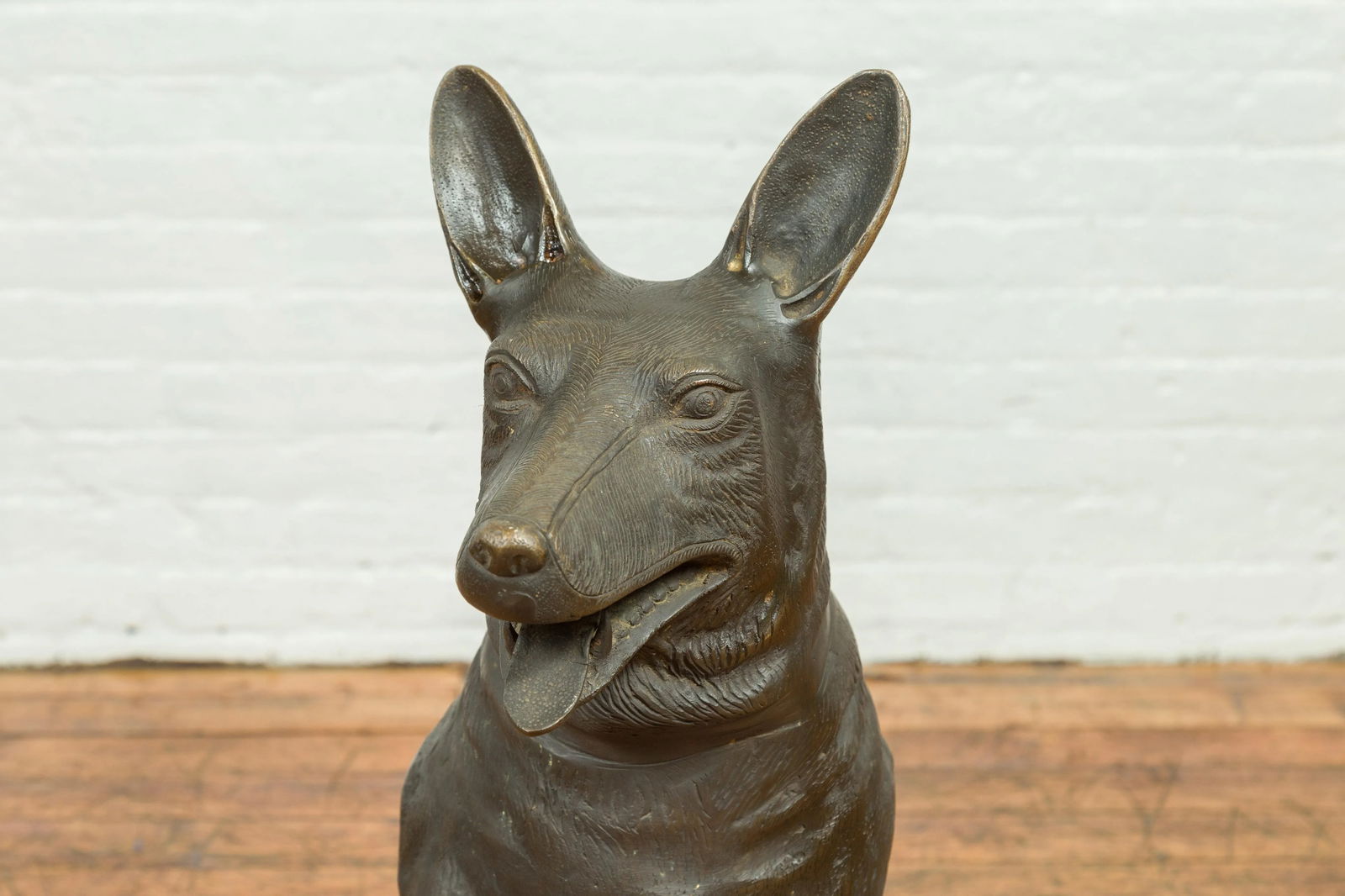 Contemporary Bronze Sculpture Depicting a German Shepherd with Dark Patina - 5