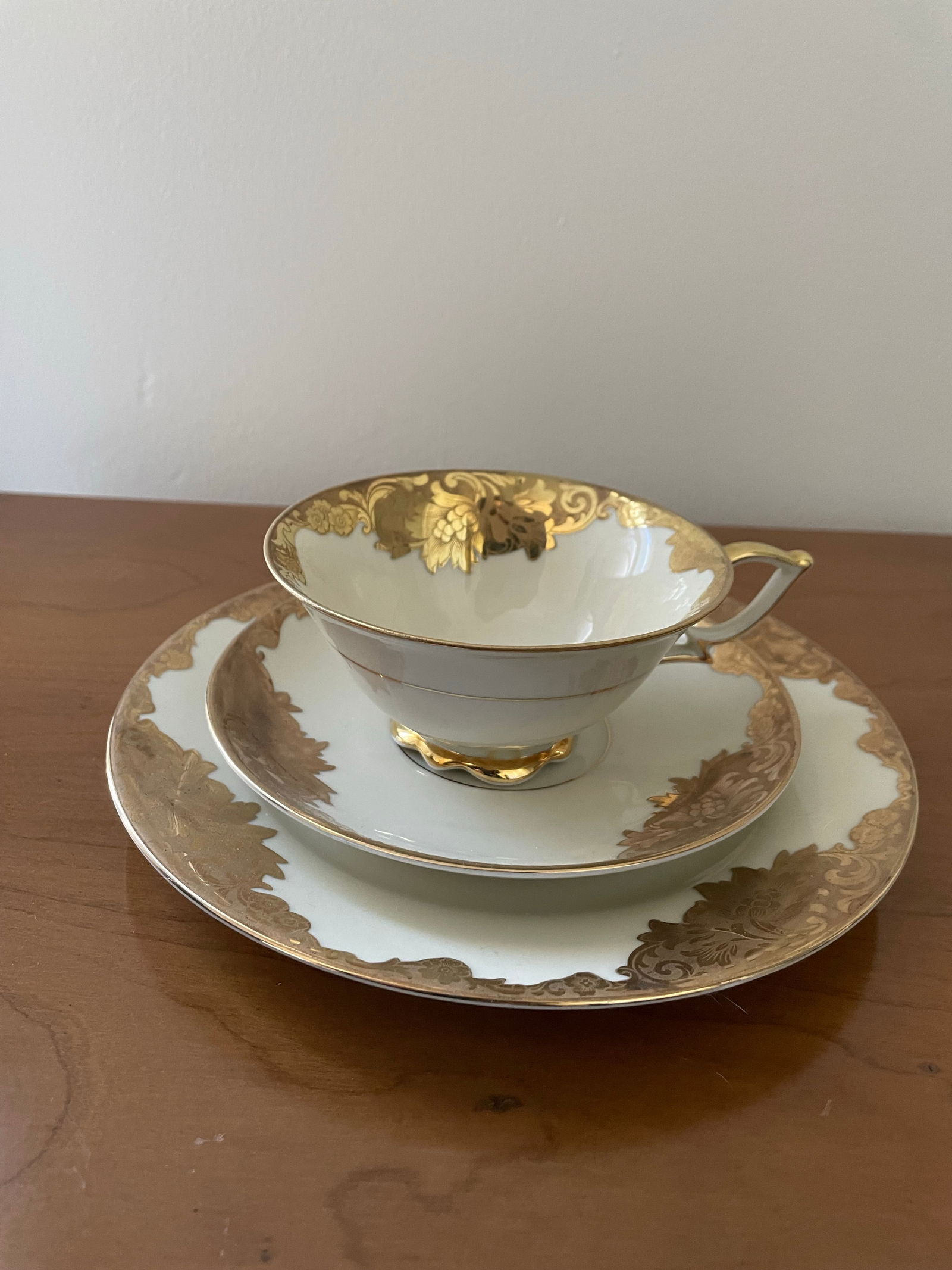 1940s PMR Bavaria Jaeger & Co. Teacup With Saucer and Dessert Plate - Germany Us Zone (Gold) - 2