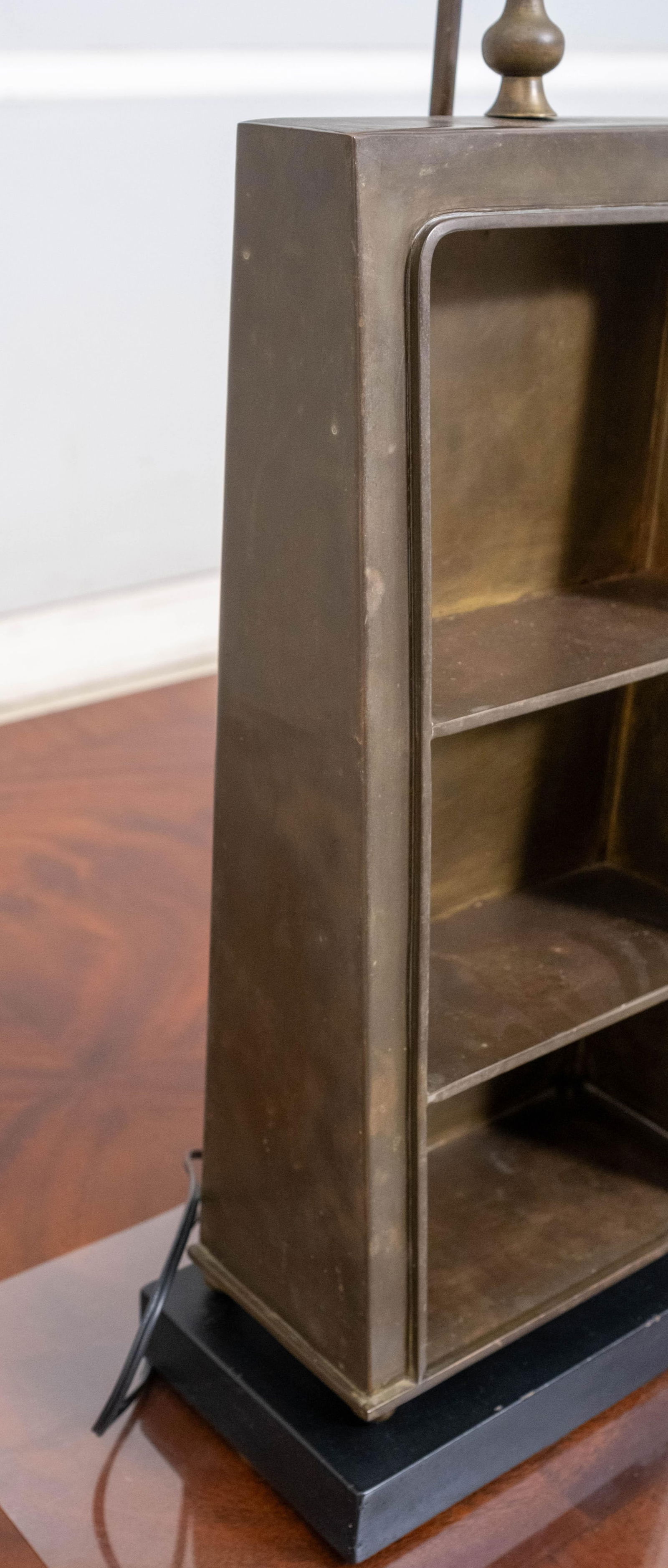 Bronze Bookshelf Style Table Lamp W. Shade - 9