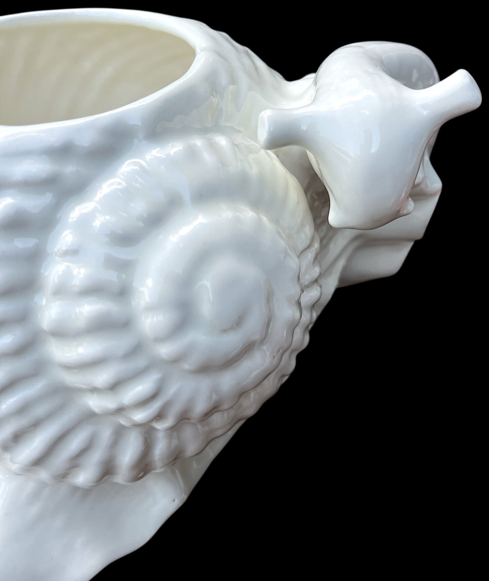 1960s Spanish White Majolica Snail Planter Cachepot Highly Detailed & Sculptural - 3