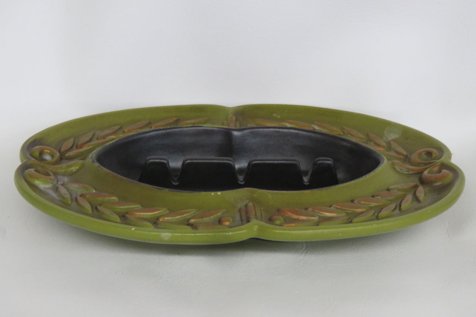 Mid Century Modern Haeger Pottery Green Ashtray 4520b - 2