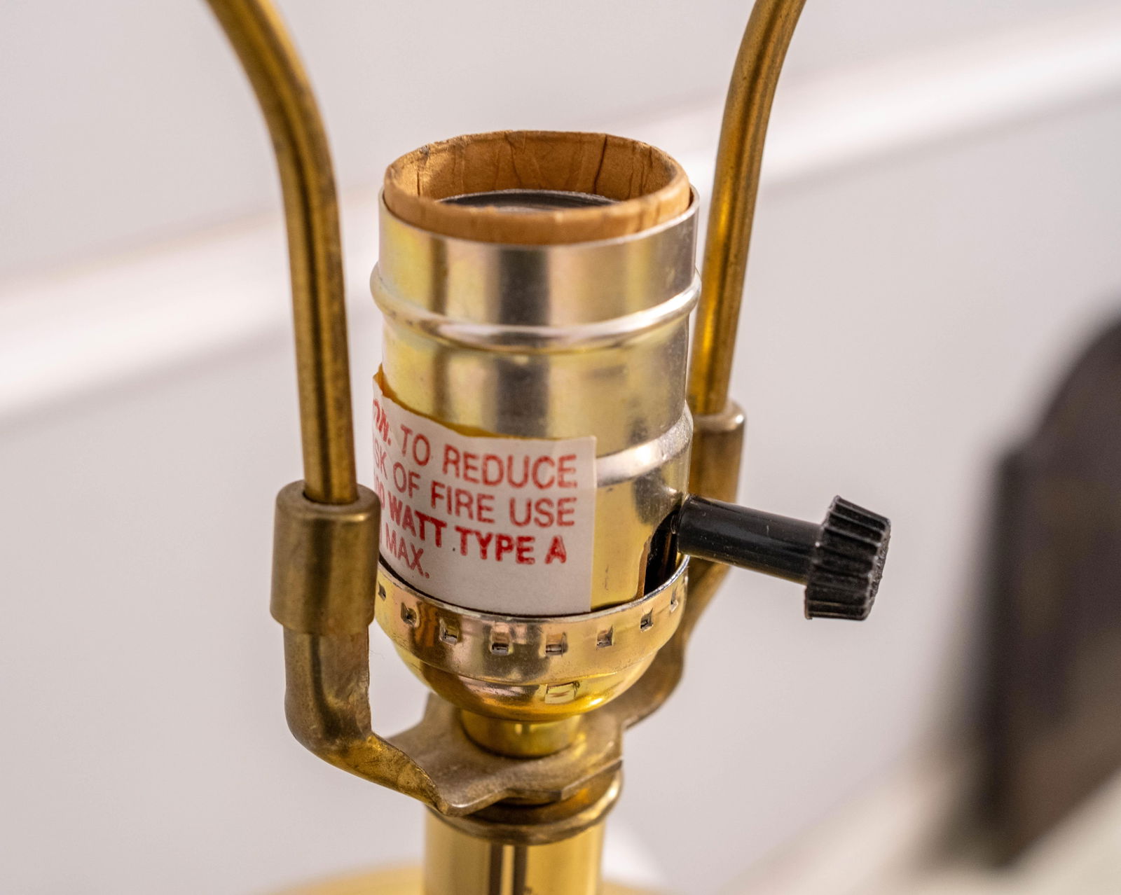 1980s Attributed to Delft Porcelain Williamsburg Virginia Tobacco Jar Lamp - 13