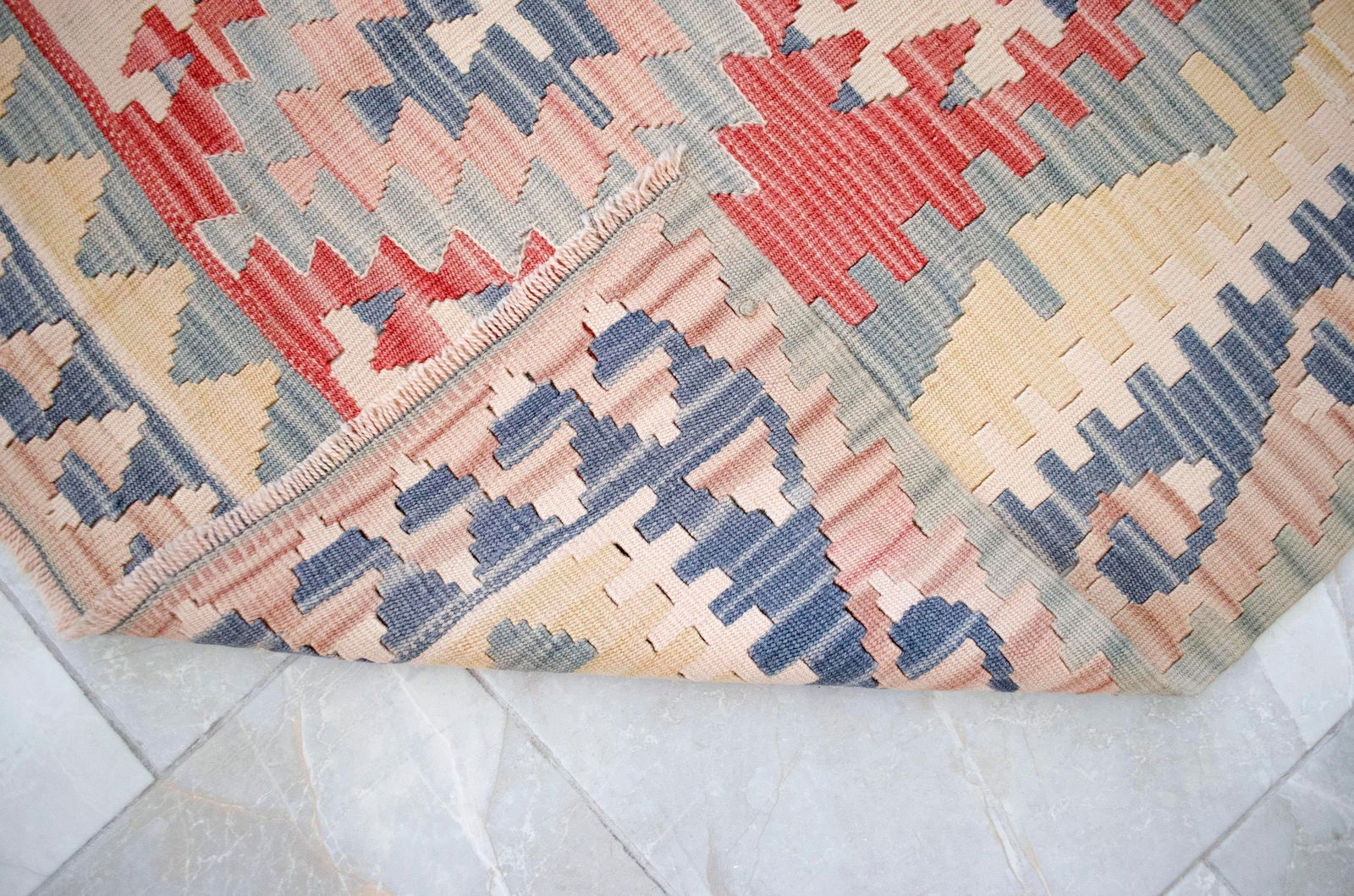 Soft Colors Hand Woven Vintage Turkish Rug Kilim 1980 Wool Natural Dyes Accent Rug 3'7"x 6' - 10