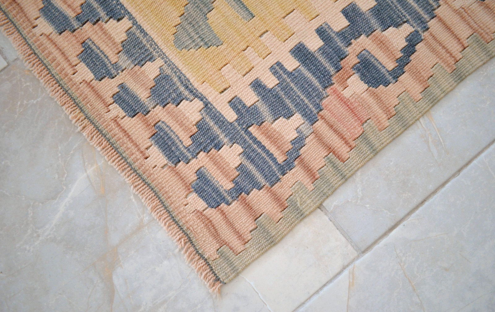 Soft Colors Hand Woven Vintage Turkish Rug Kilim 1980 Wool Natural Dyes Accent Rug 3'7"x 6' - 9