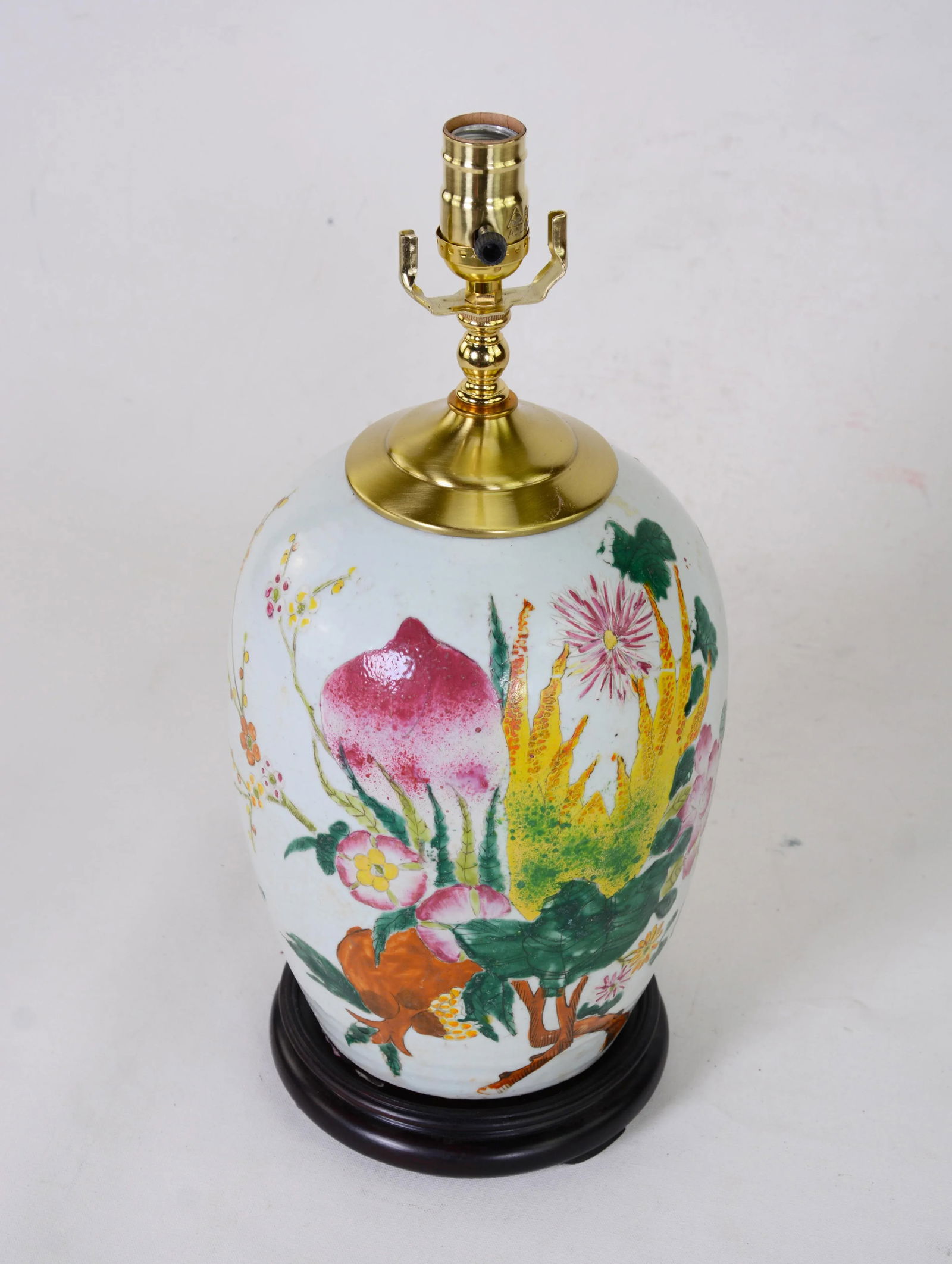 Chinese Antique Famille Rose Porcelain Jar Table Lamp - 2
