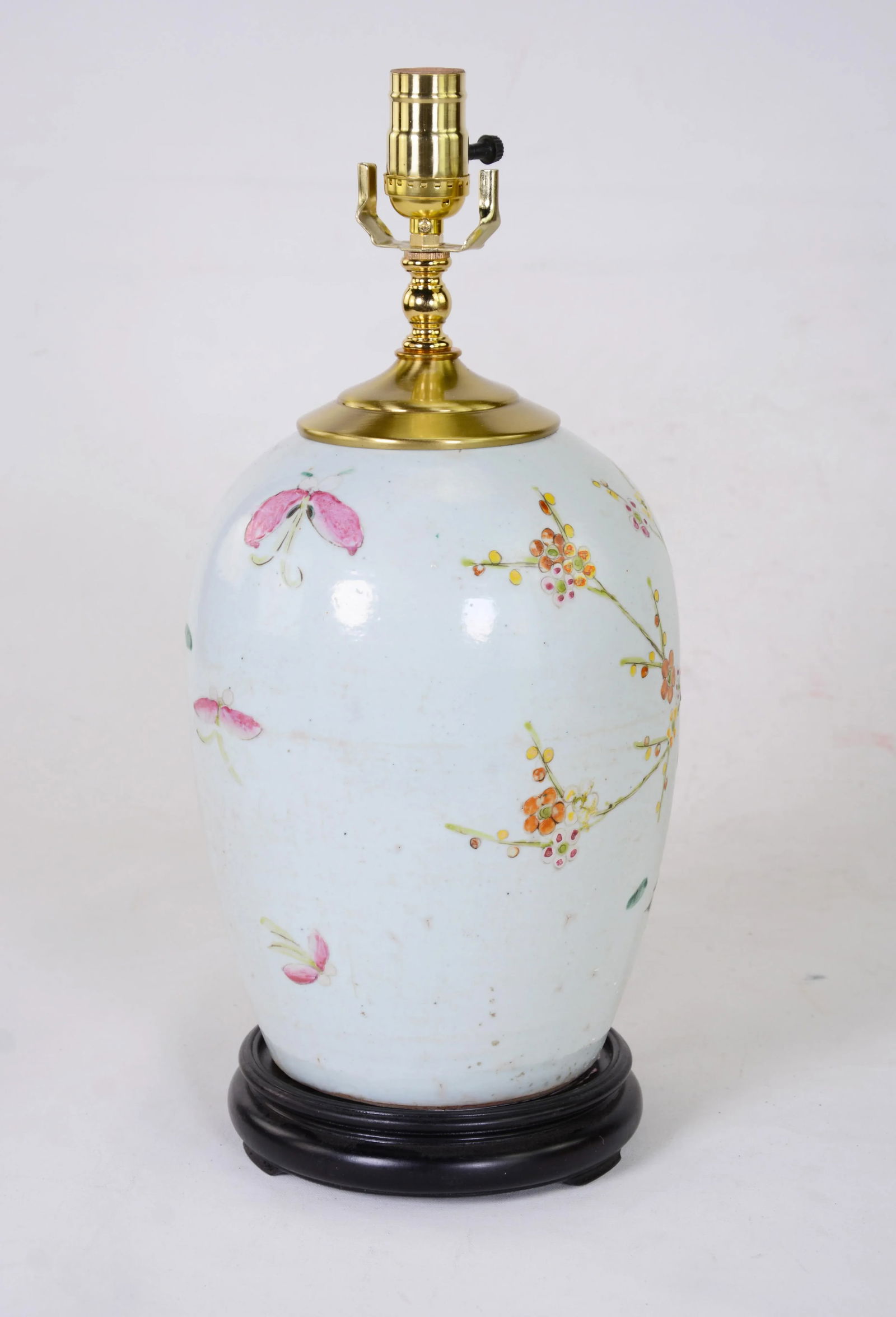 Chinese Antique Famille Rose Porcelain Jar Table Lamp - 4