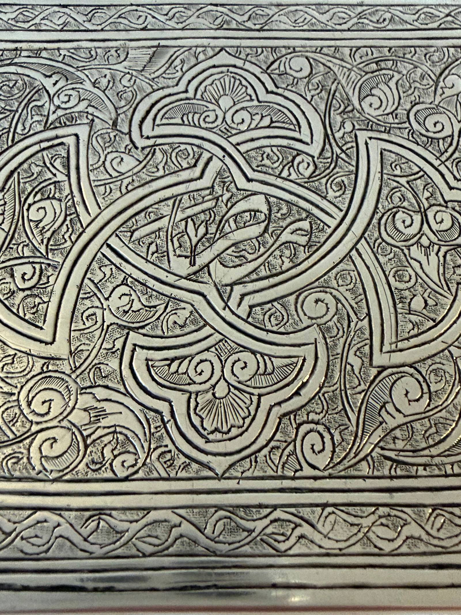 Mid-20th Century Egyptian 900 Silver Decorative Box With Etched Floral Design - 4