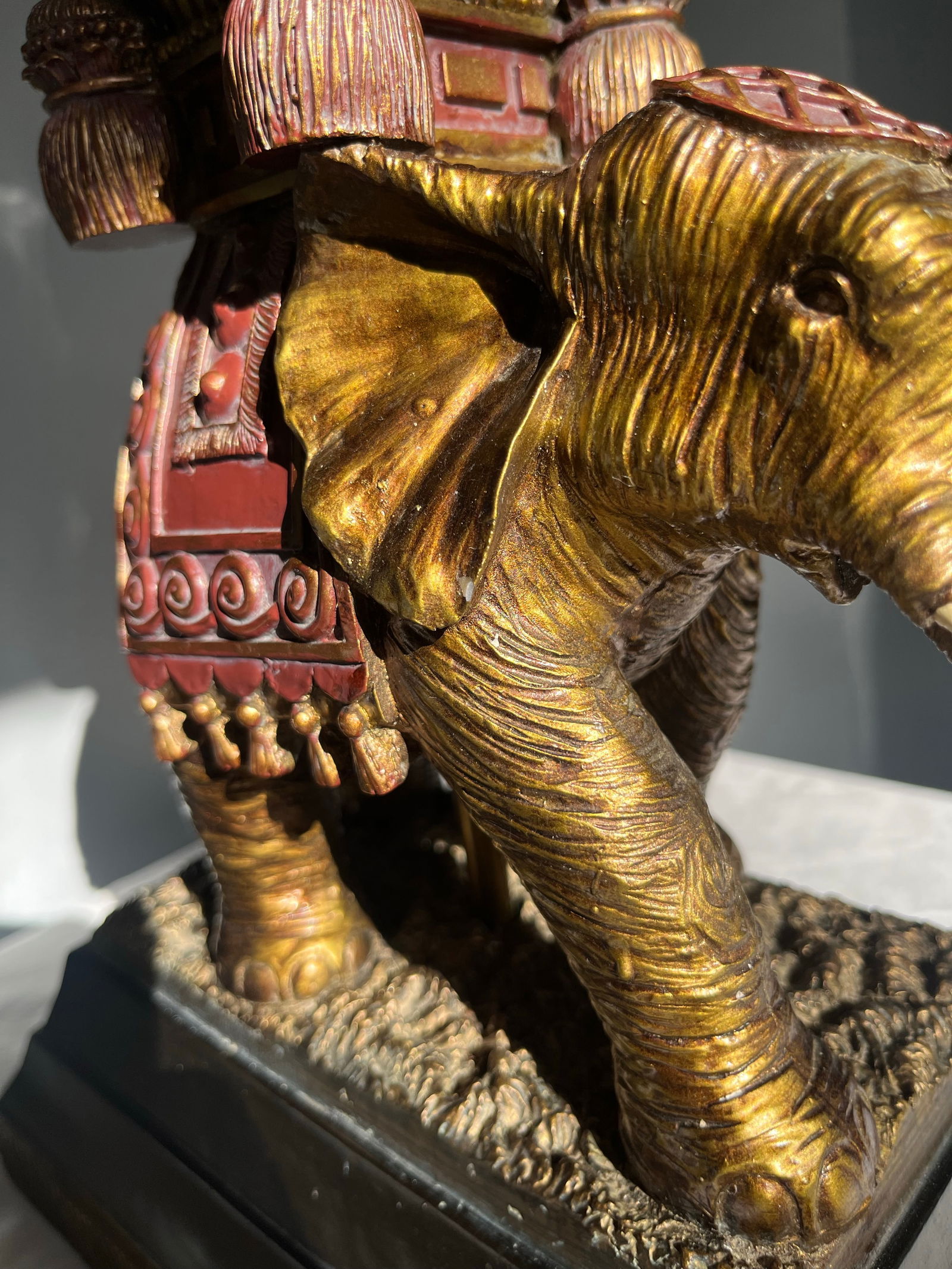 1970s East Asian Elephant Table Lamp With Silk Shade - Attributed to Robert Abbey - 4