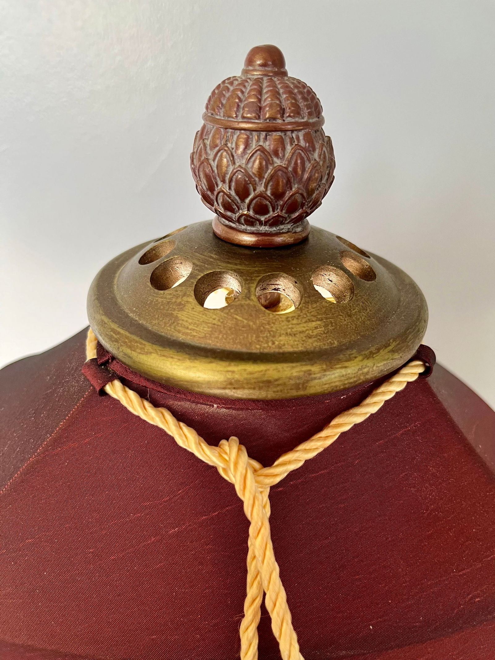 1970s East Asian Elephant Table Lamp With Silk Shade - Attributed to Robert Abbey - 7