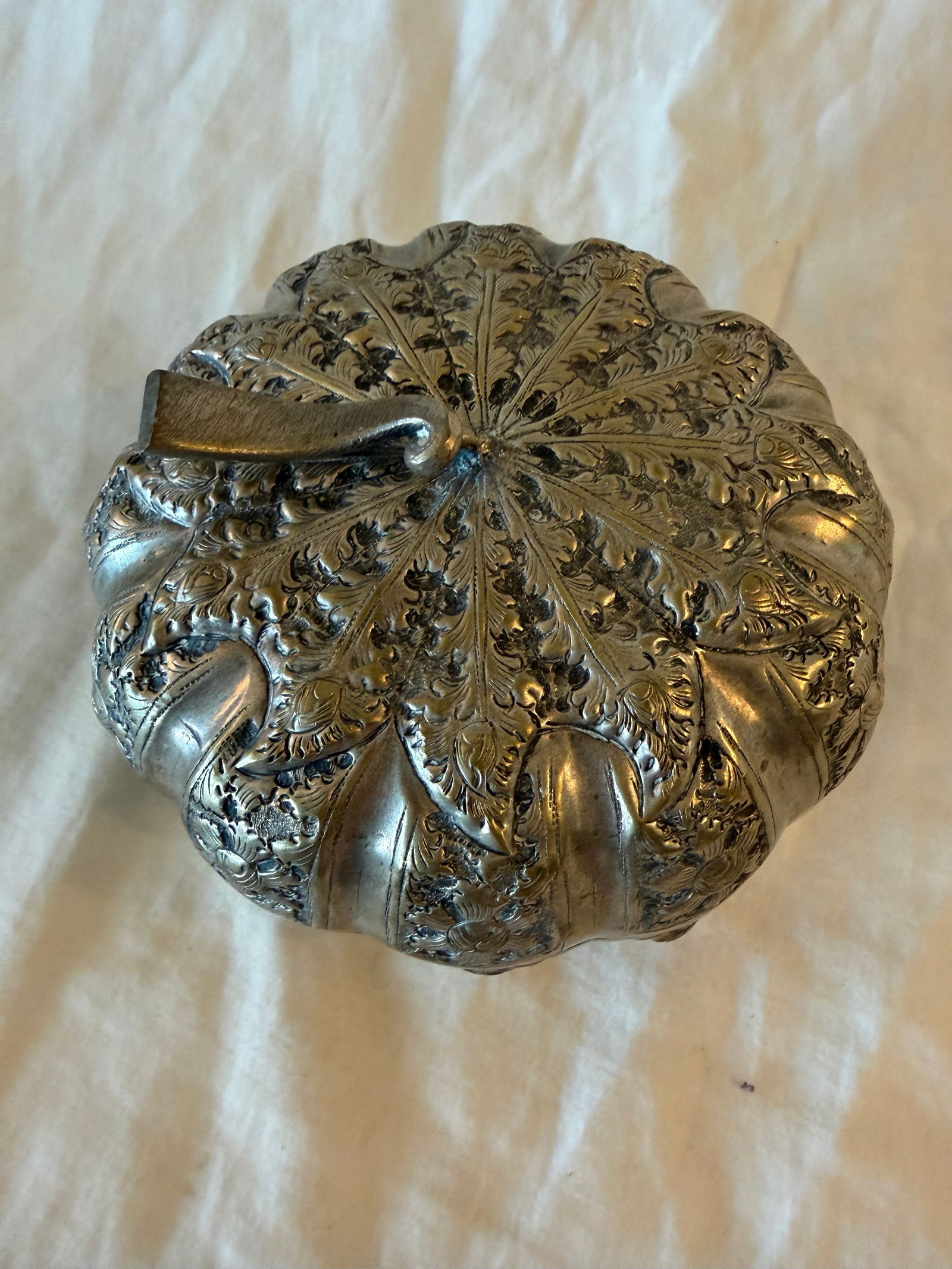 Large Antique Cambodian Silver-Plated Pumpkin Box, Mid-20th Century - 2